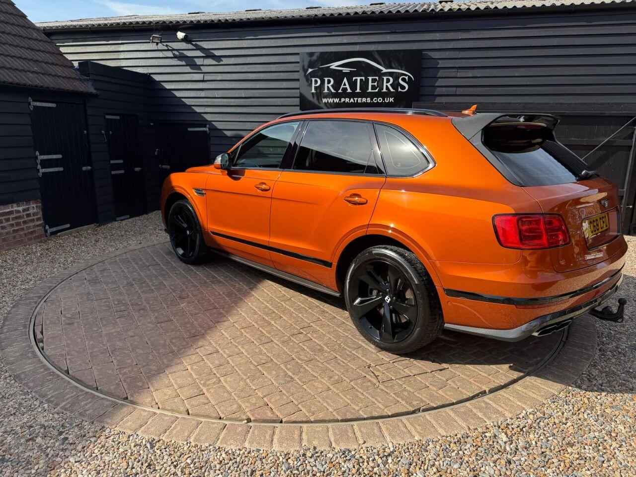 Bentley Bentayga view 3