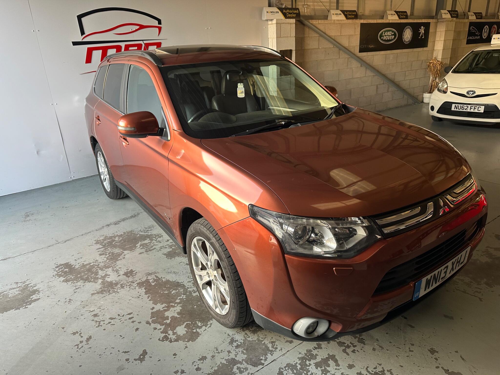 Mitsubishi Outlander view 5