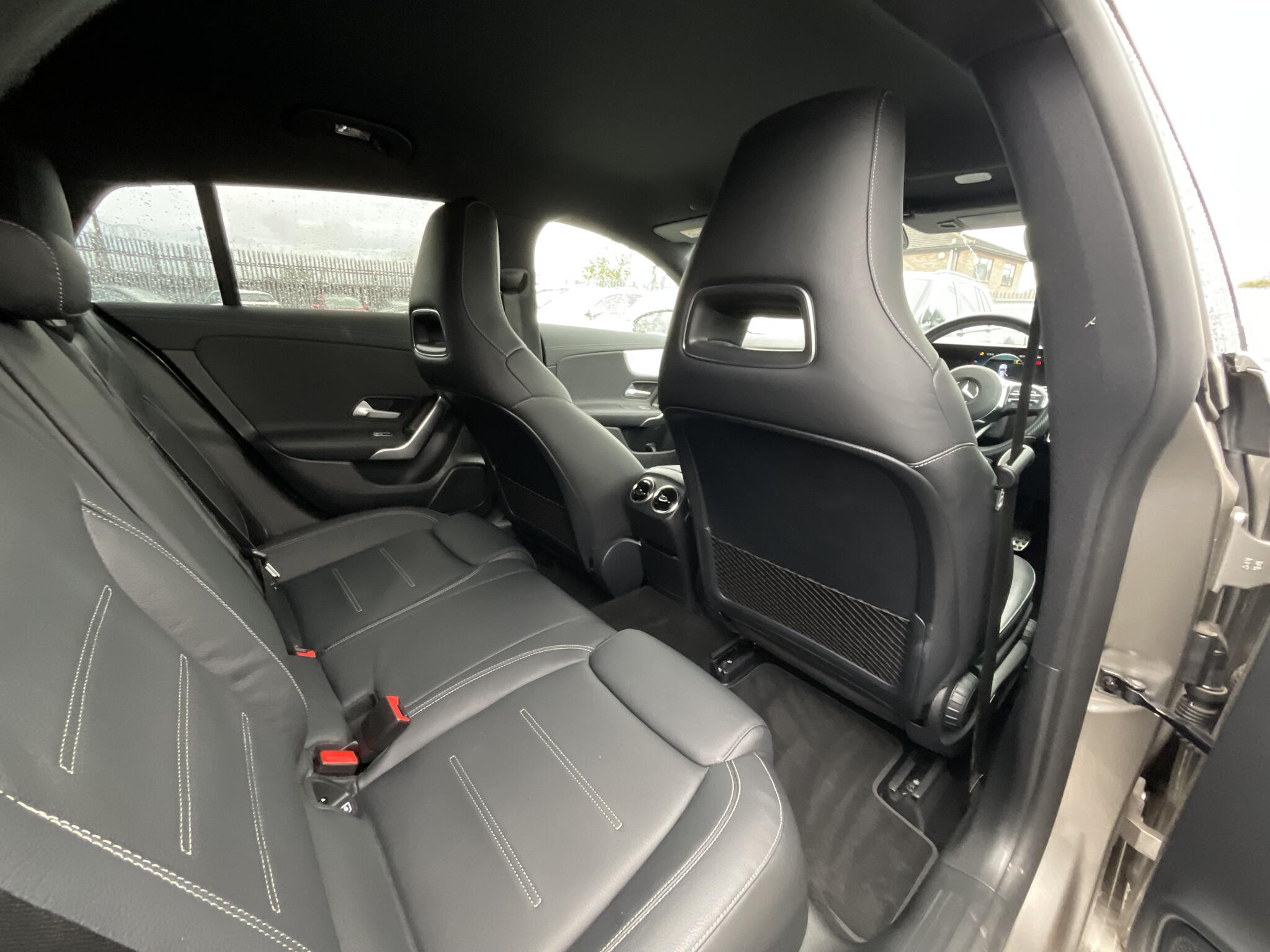 Mercedes-Benz Cla view 10