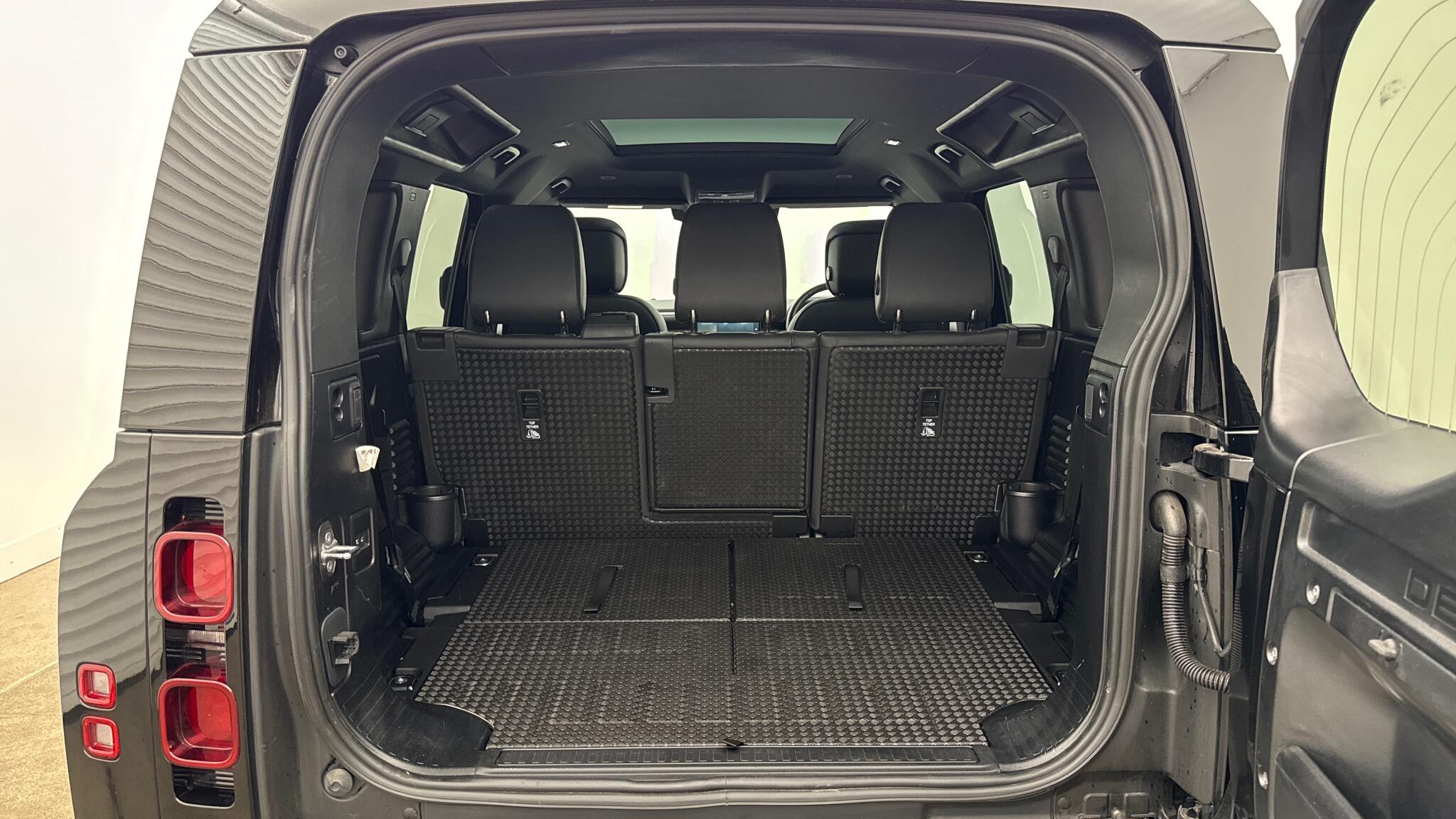 Land Rover Defender view 10