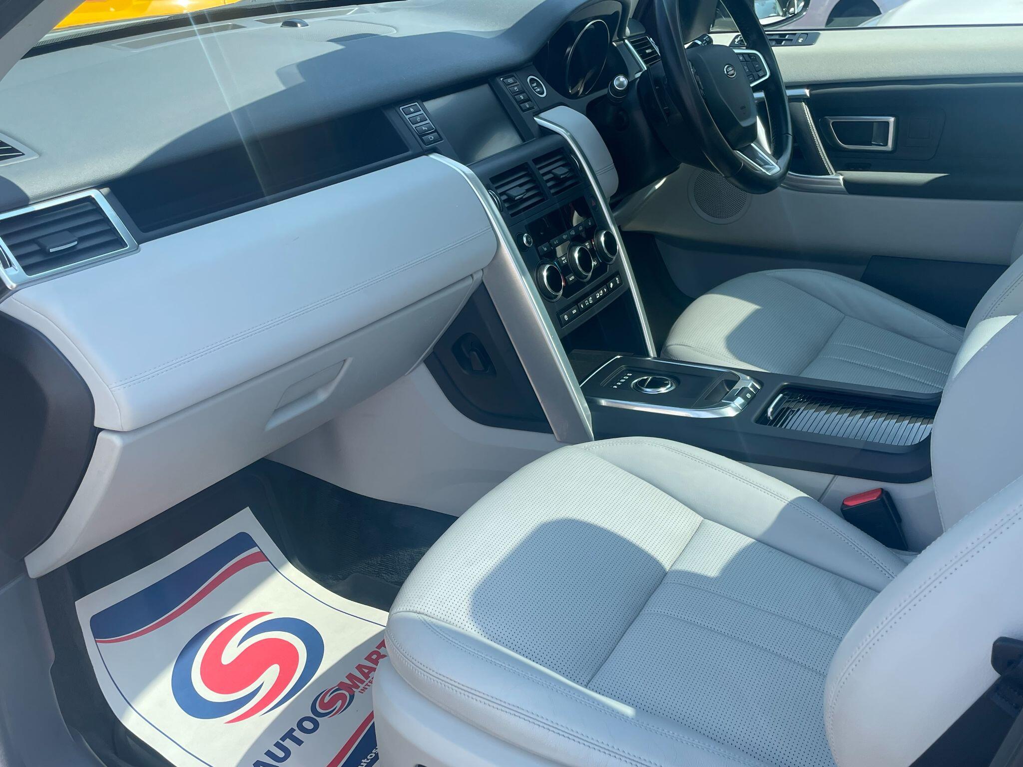 Land Rover Discovery Sport view 22