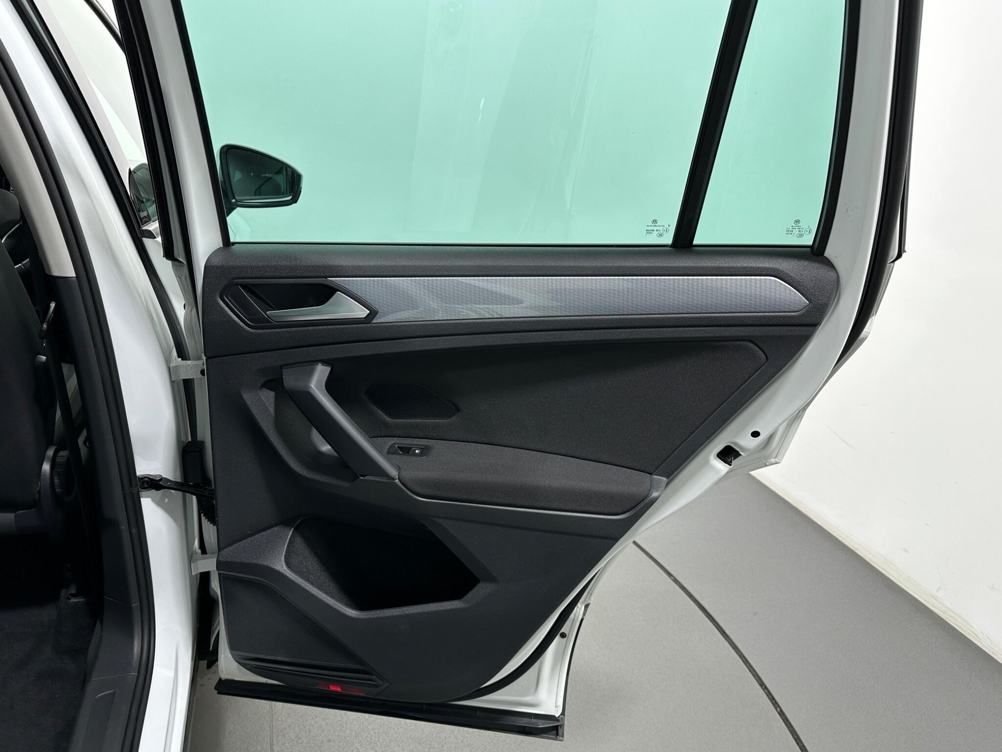 Volkswagen Tiguan view 43