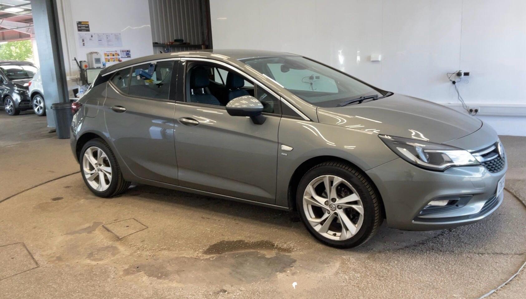 Vauxhall Astra view 8