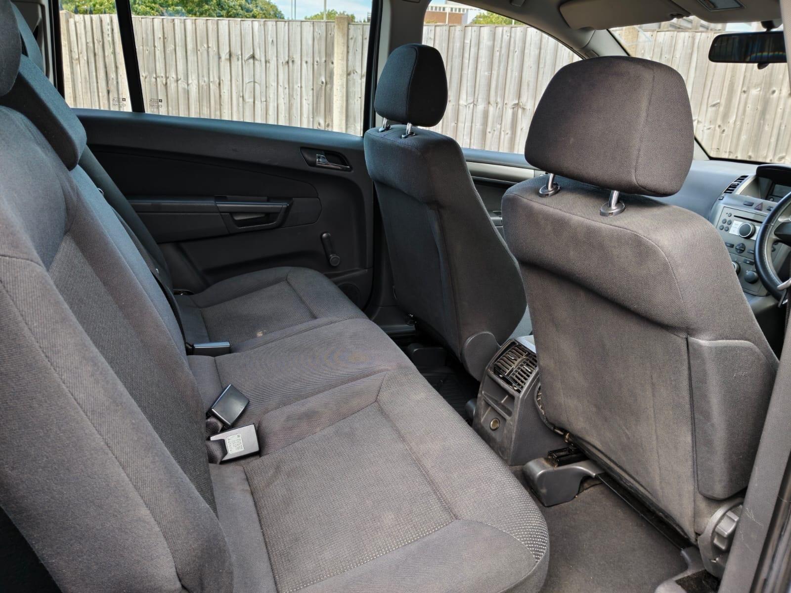 Vauxhall Zafira view 13