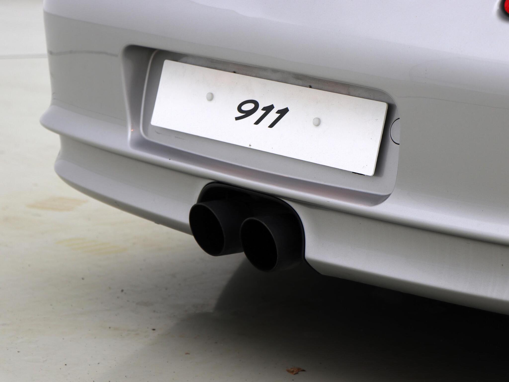 Porsche 911 view 25