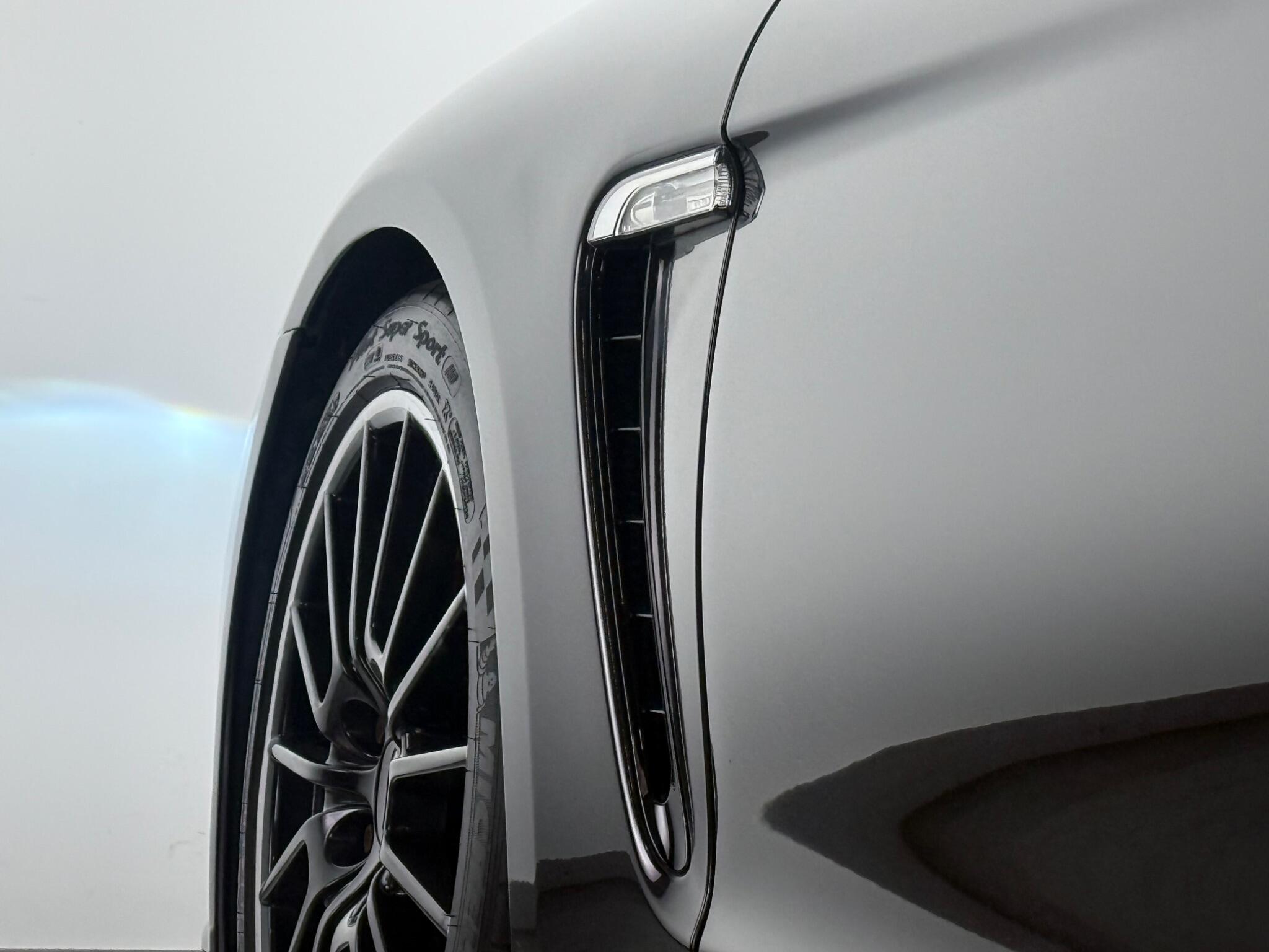Porsche Panamera view 17