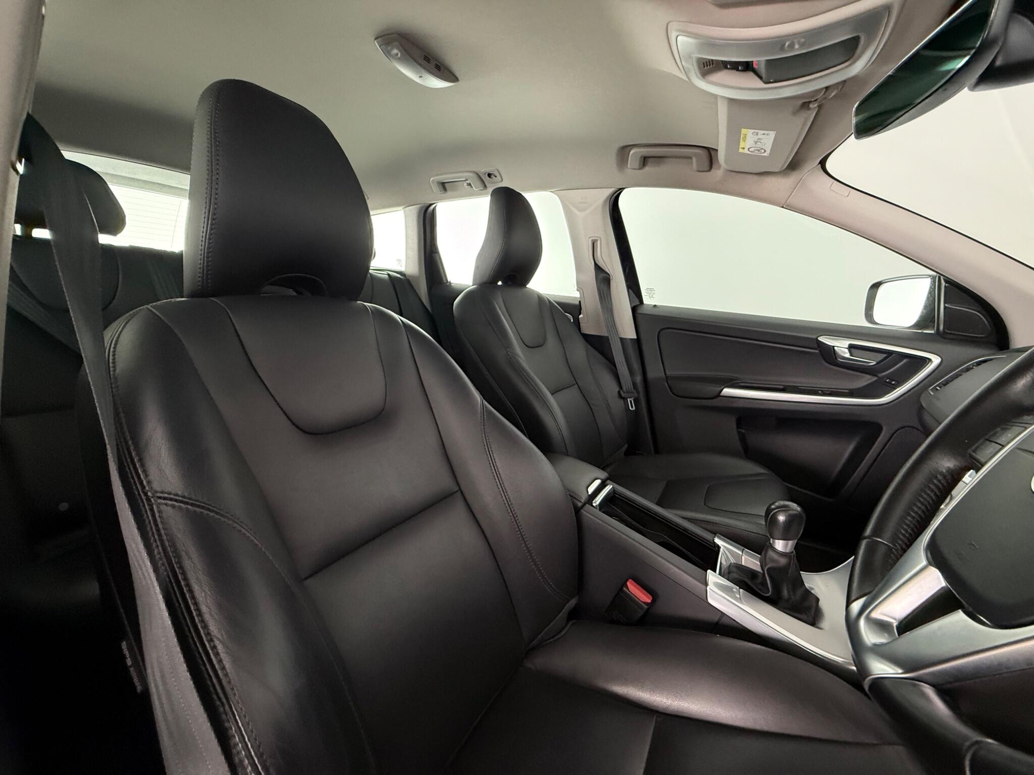 Volvo XC60 view 27