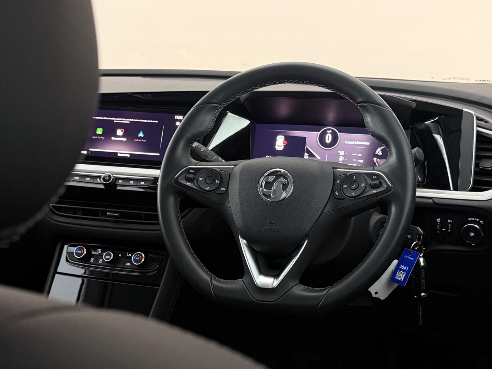 Vauxhall Grandland view 3