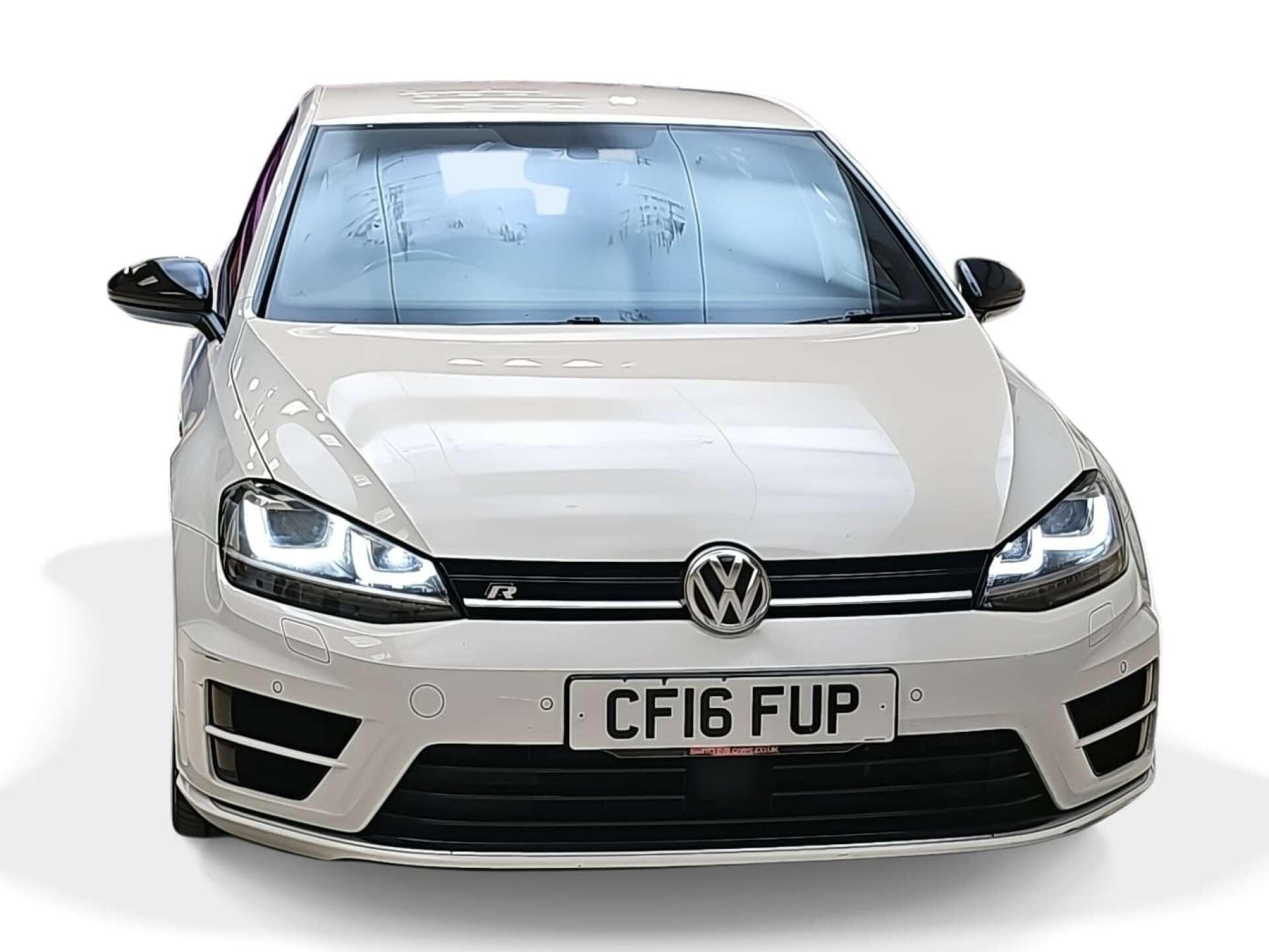 Volkswagen Golf view 3
