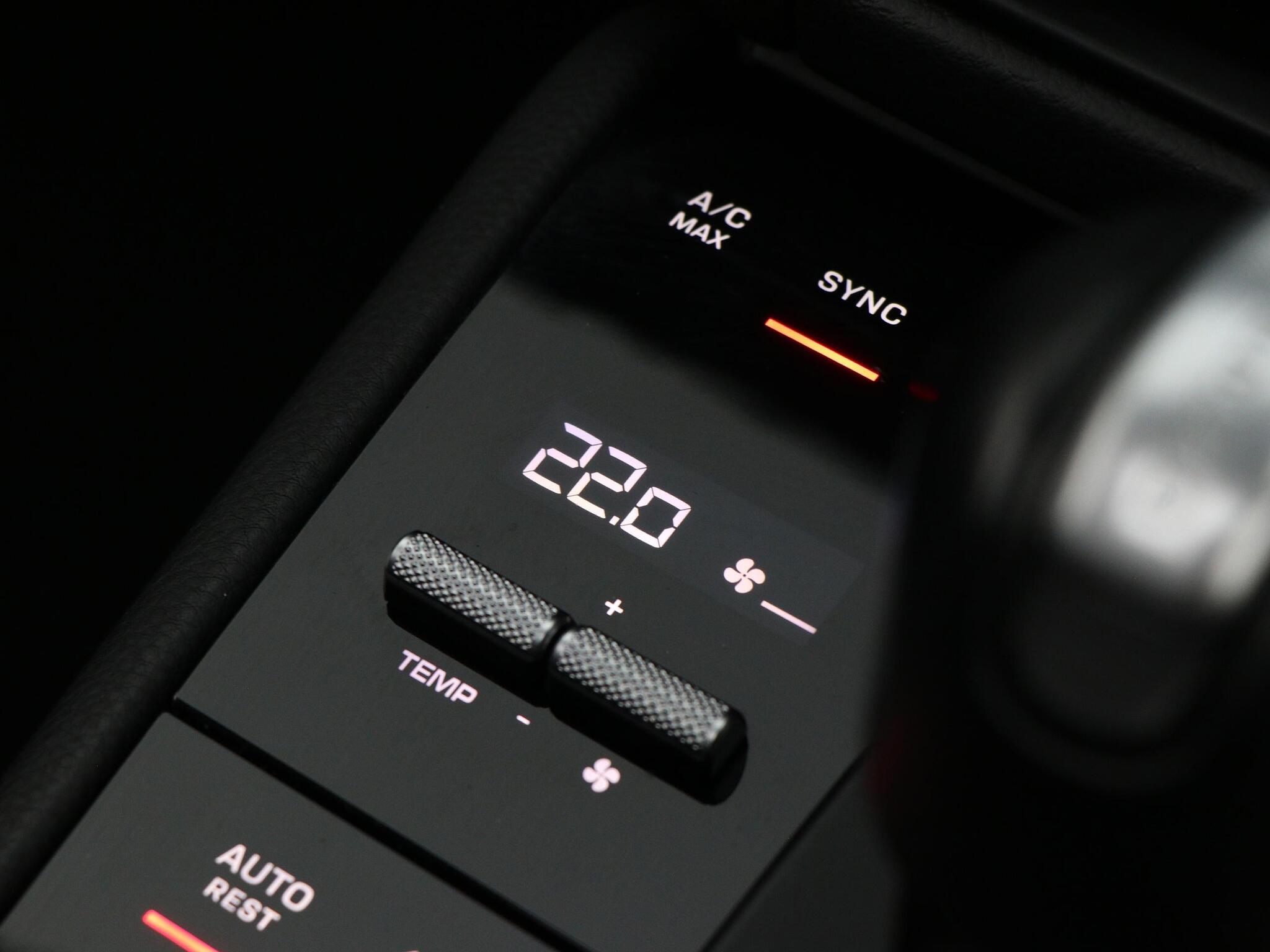 Porsche Macan view 49