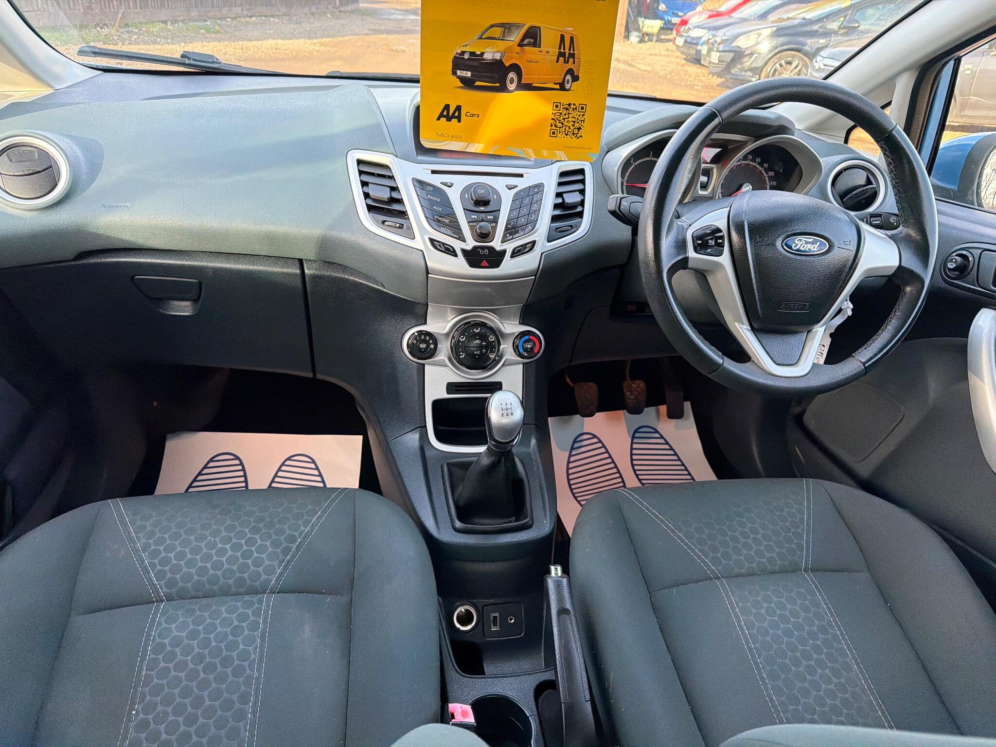 2011 Ford Fiesta 1.4 TDCi DPF Zetec 5dr image 15