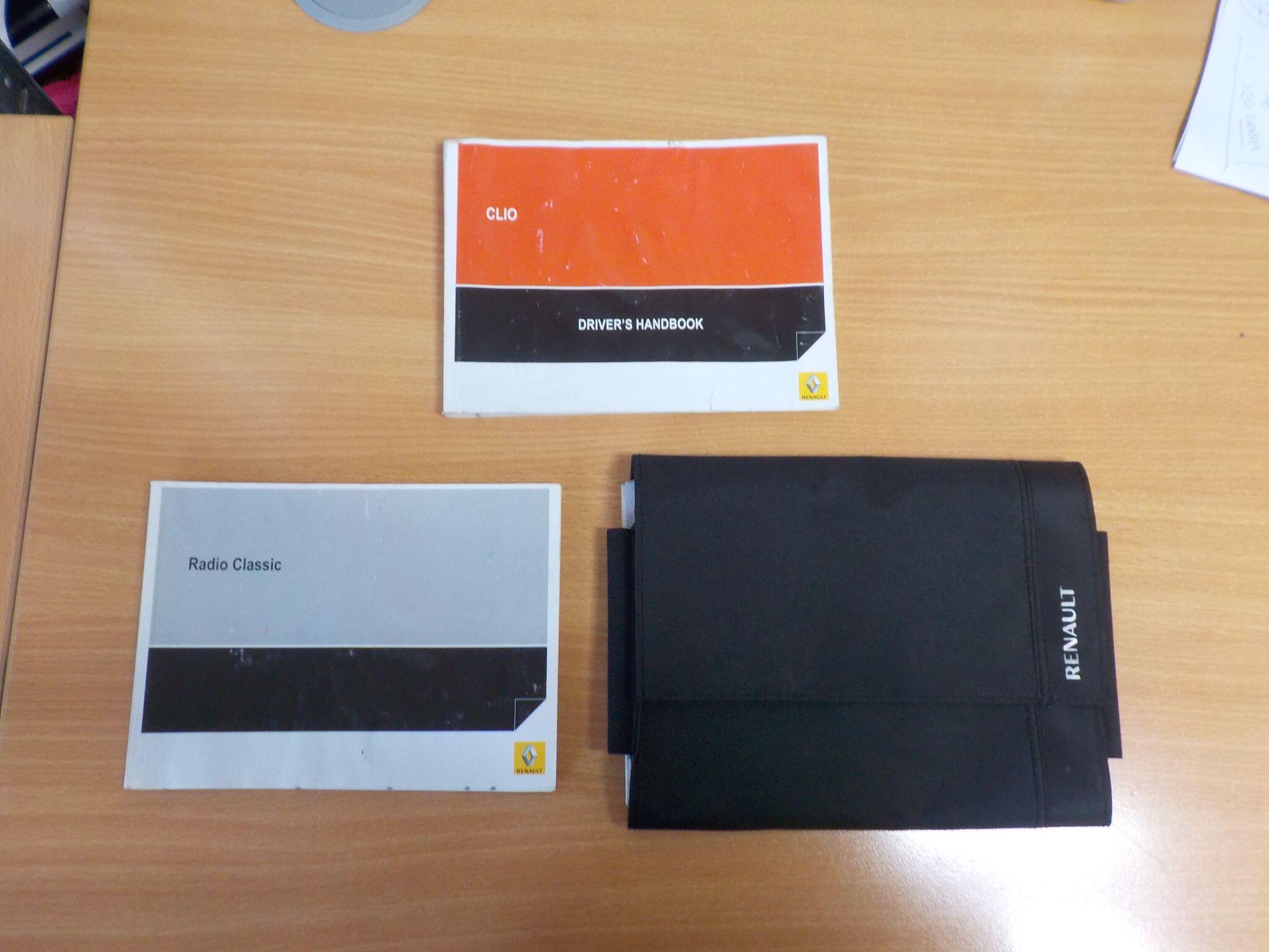 Renault Clio 0.9 TCe Play Euro 6 (s/s) 5dr