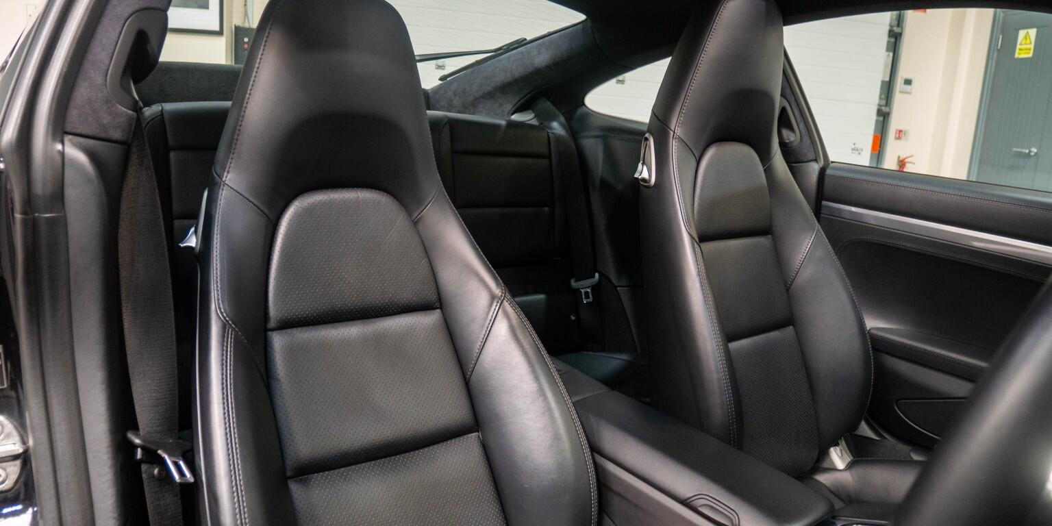 Porsche 911 view 15