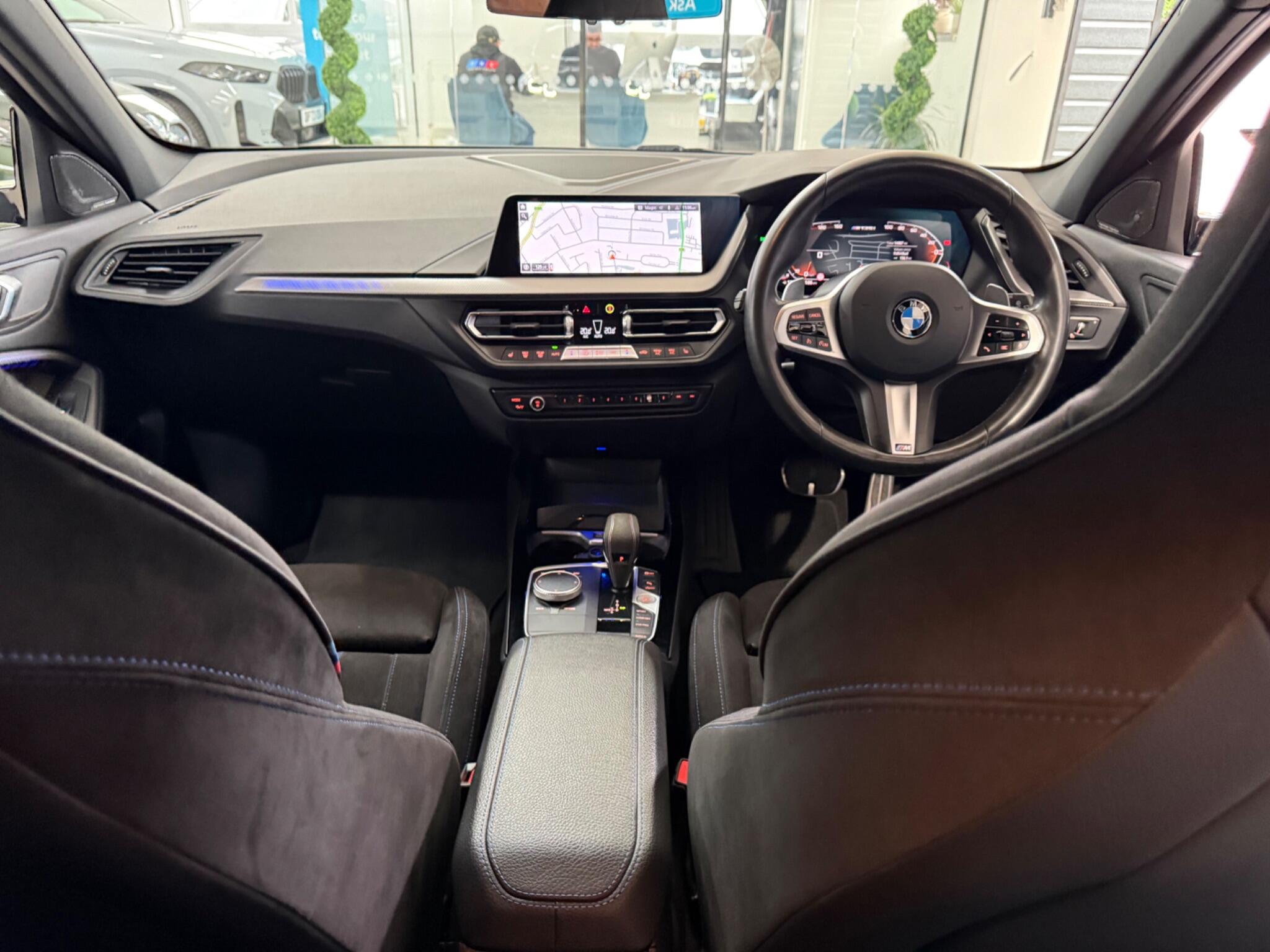 BMW 1 Series view 26