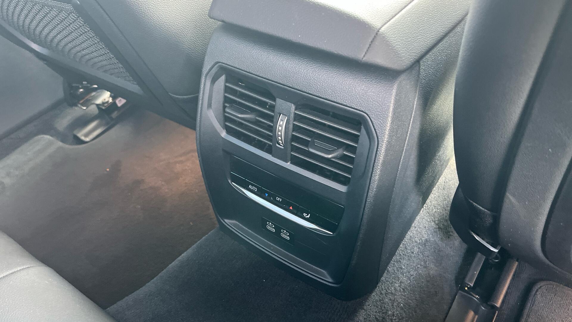 BMW i4 view 23
