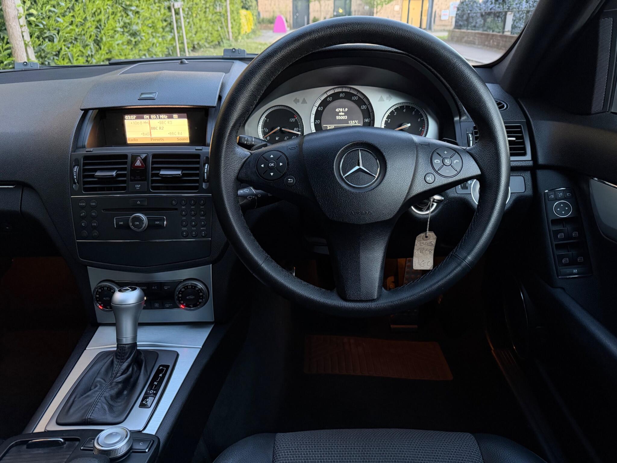 Mercedes-Benz C-Class view 30