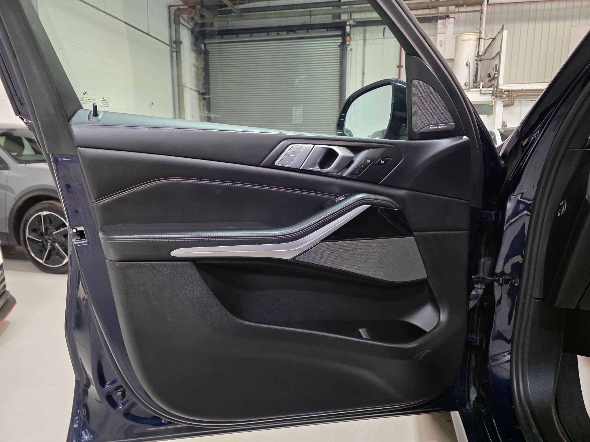 BMW X7 view 61