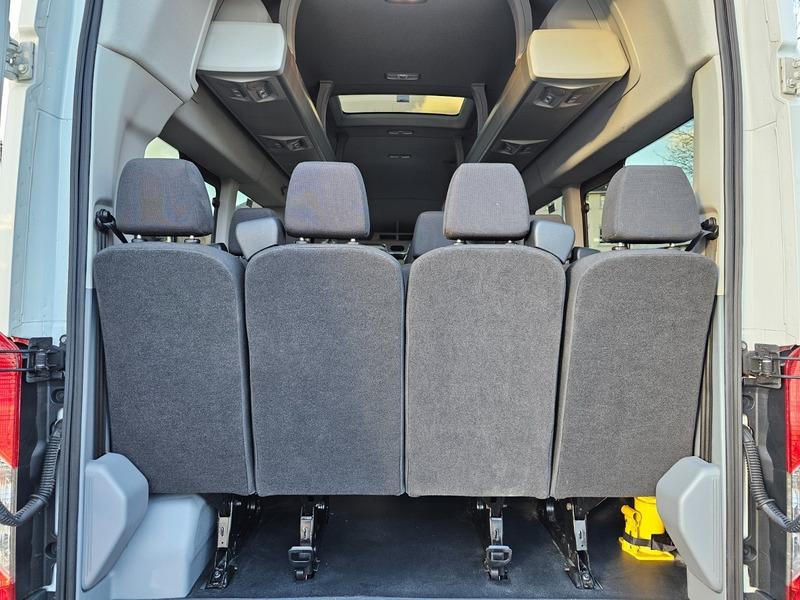 2018 Ford Transit 2.2 TDCi 460 HDT Trend Minibus 5dr Diesel Manual L4 H3 (18 seats) (196 g/km, 123 bhp) • 9,875 miles image 26