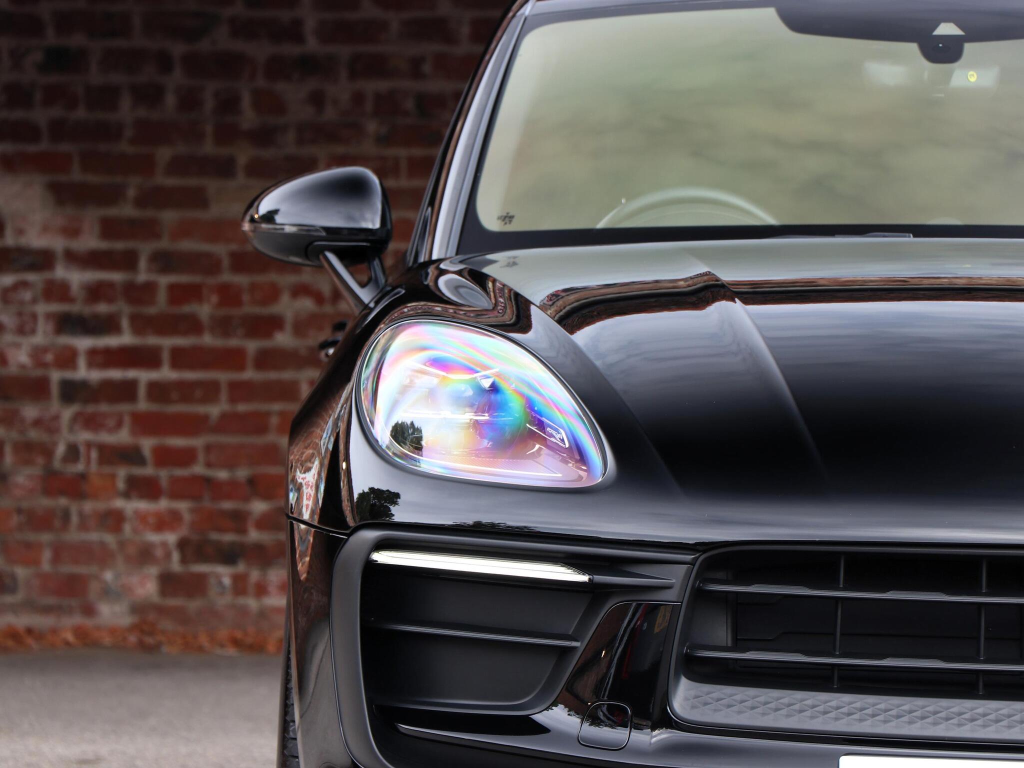 Porsche Macan view 9