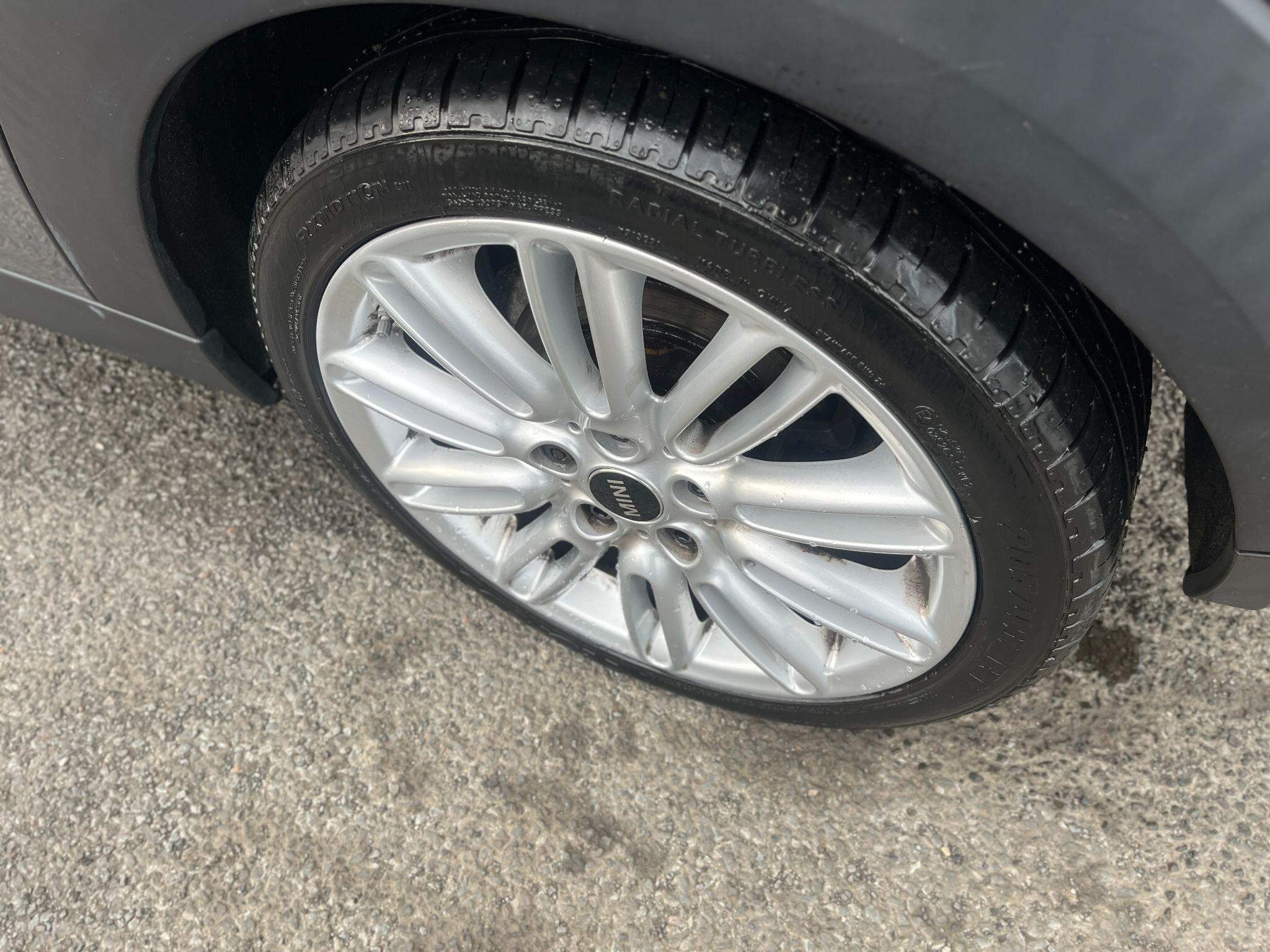 Mini Hatch view 13