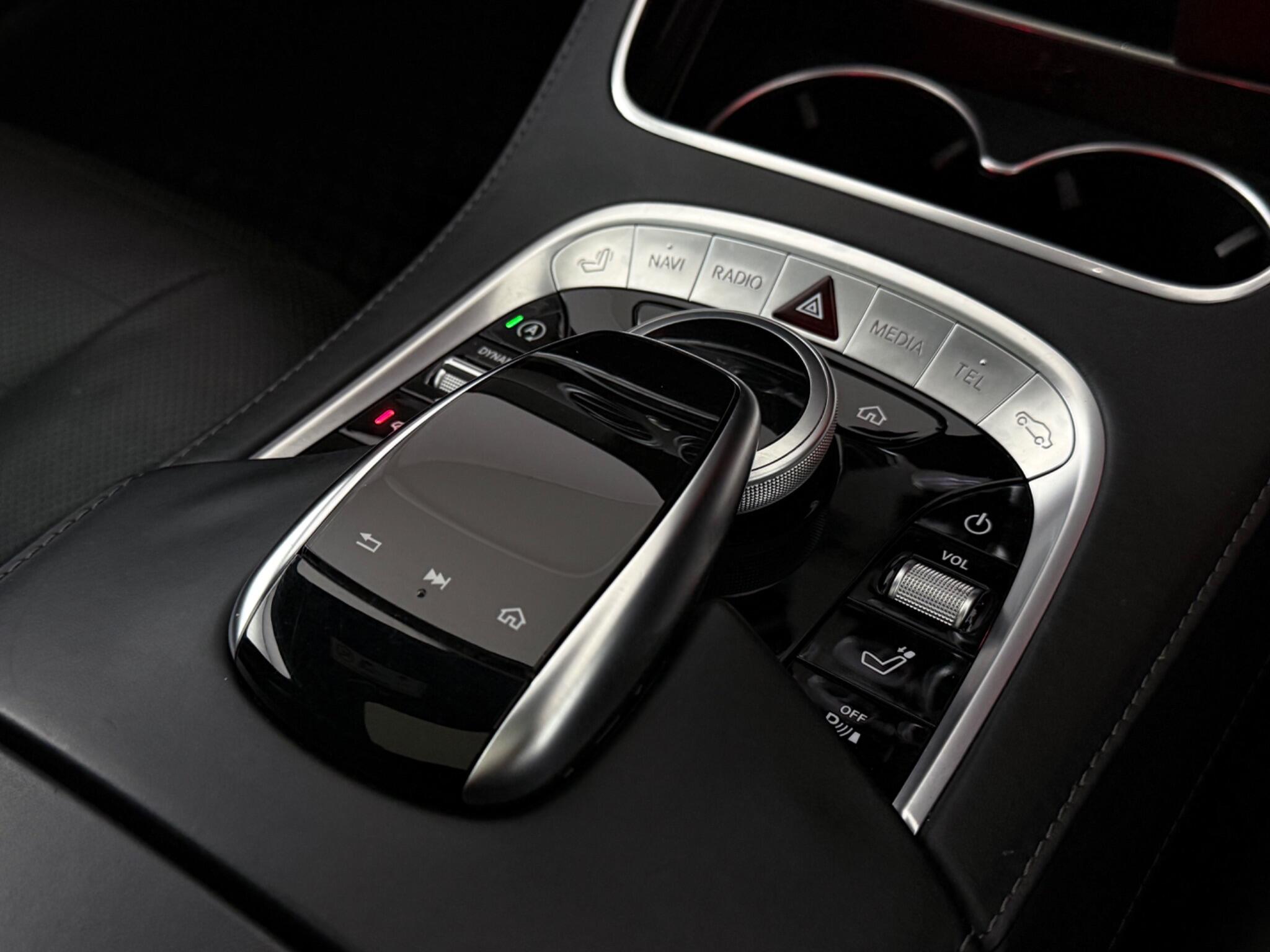 Mercedes-Benz S-Class view 25