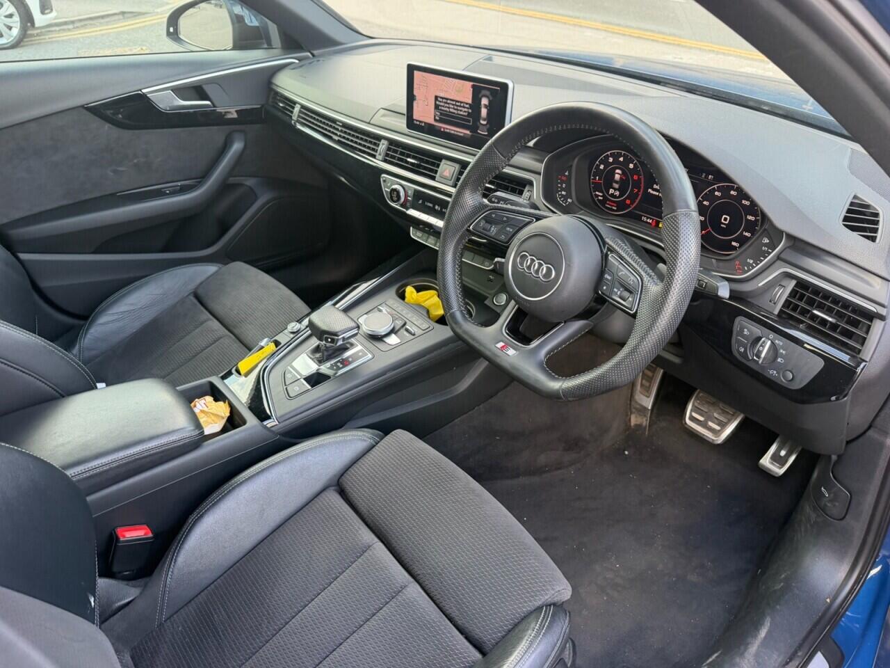 Audi A4 view 9