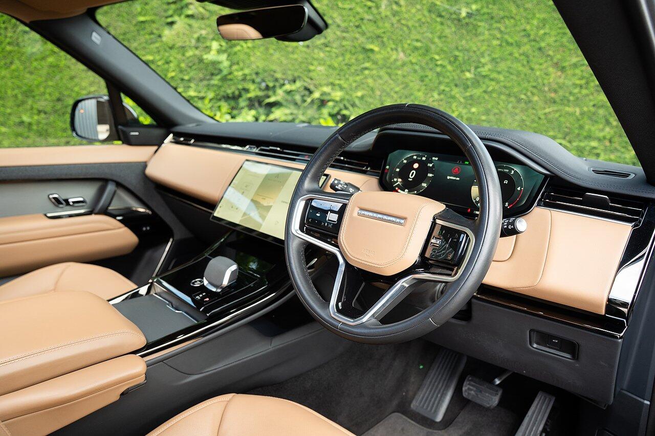 Land Rover Range Rover Sport view 16