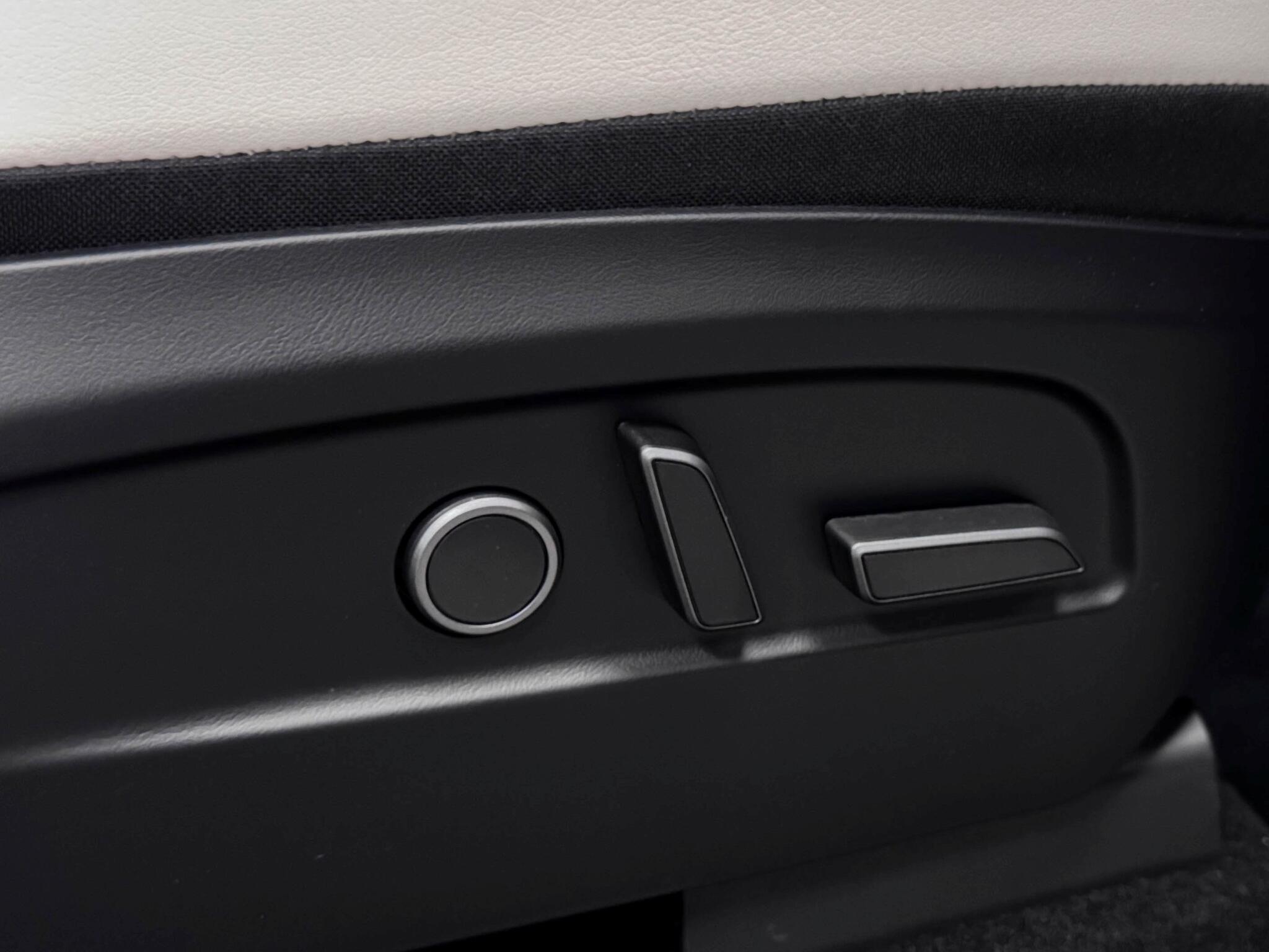 Tesla Model Y view 32