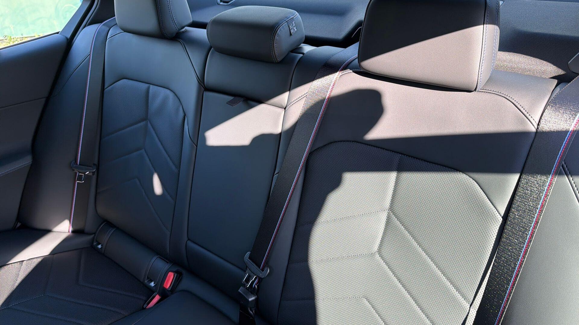 BMW 5 Series view 12