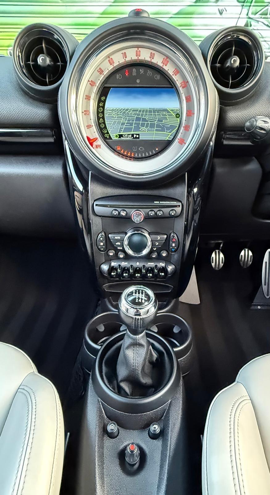 Mini Paceman view 19