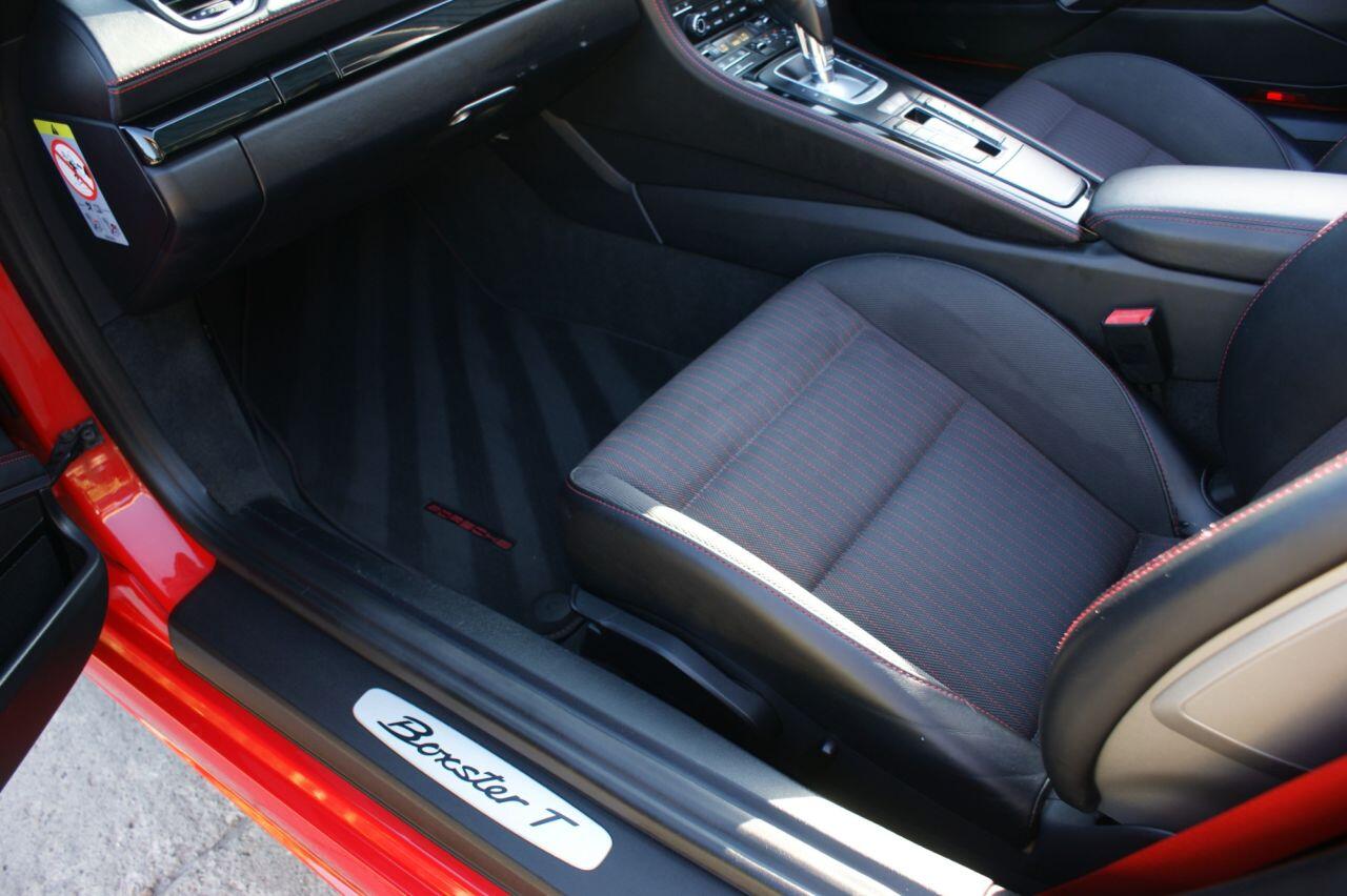 Porsche 718 Boxster view 36