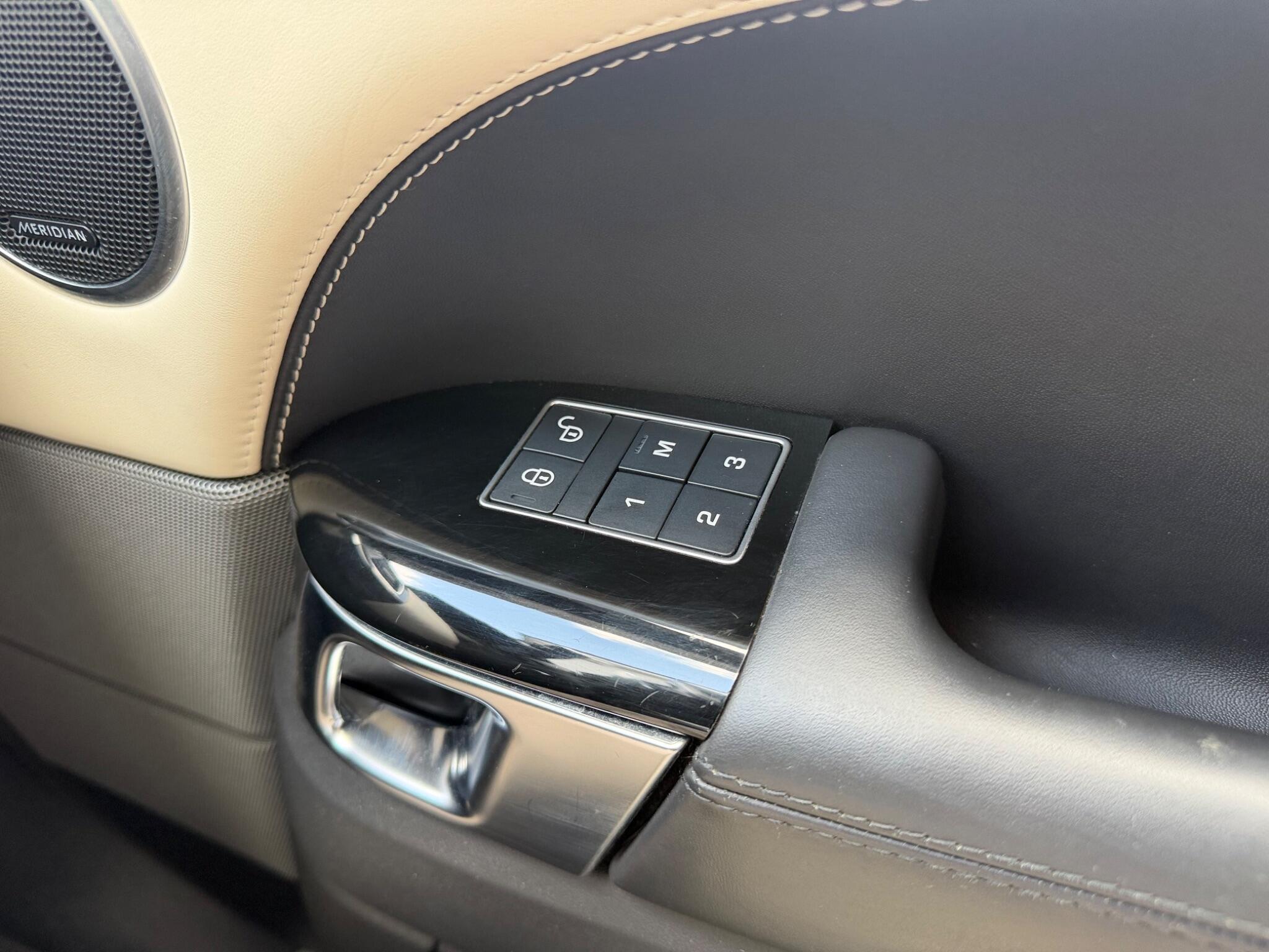 Land Rover Range Rover Sport view 22