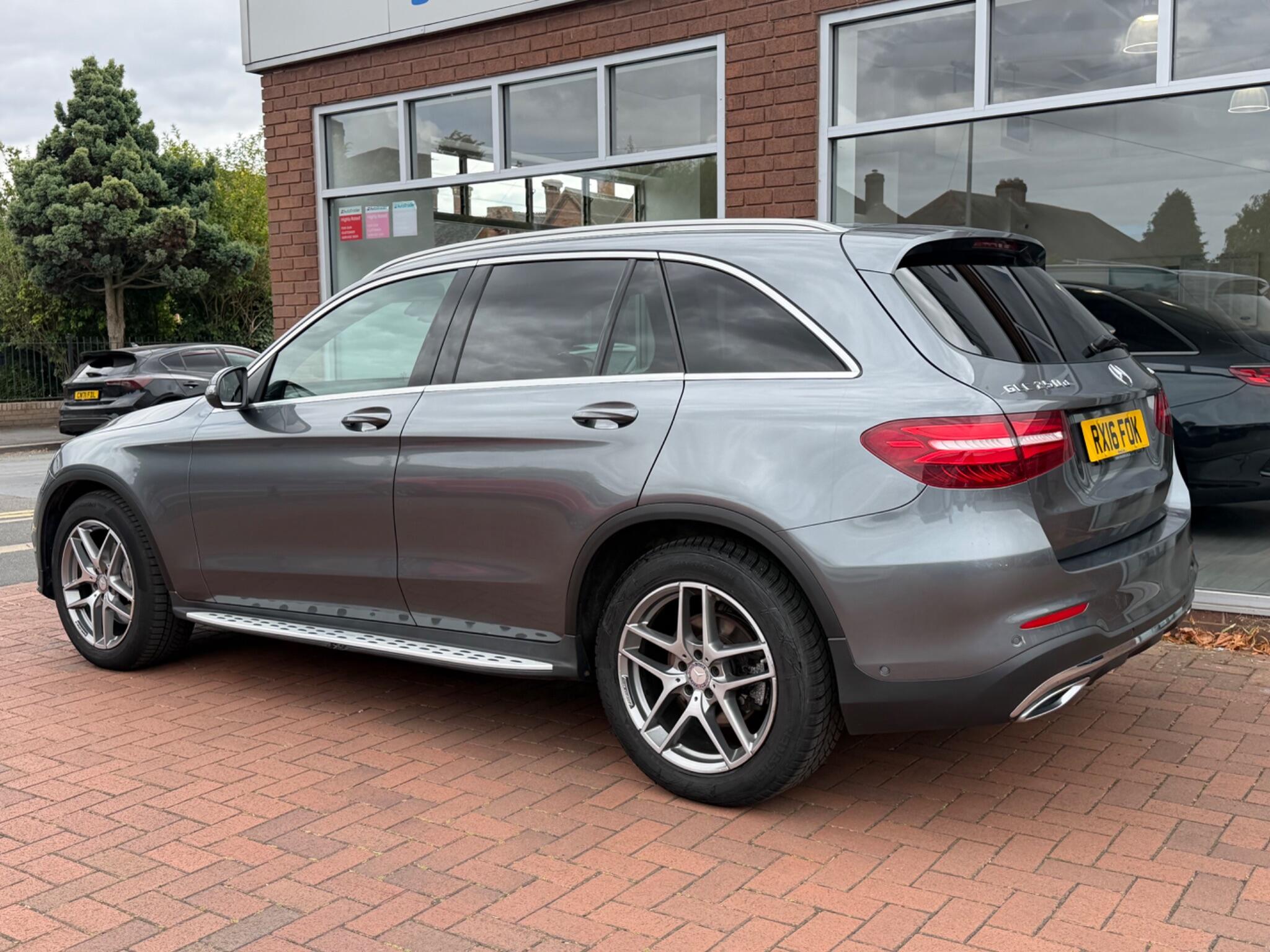 Mercedes-Benz GLC view 13