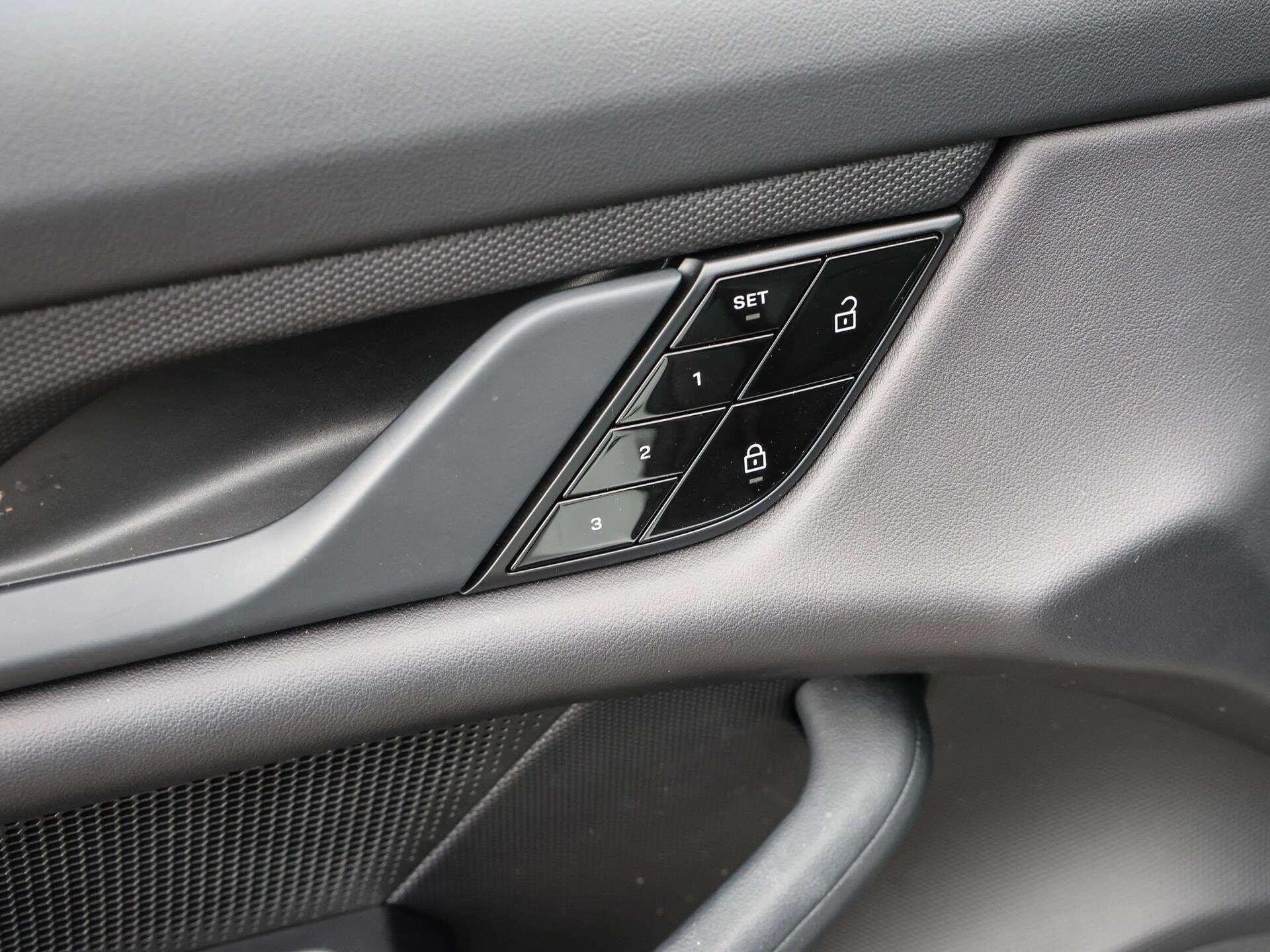 Porsche Taycan view 26