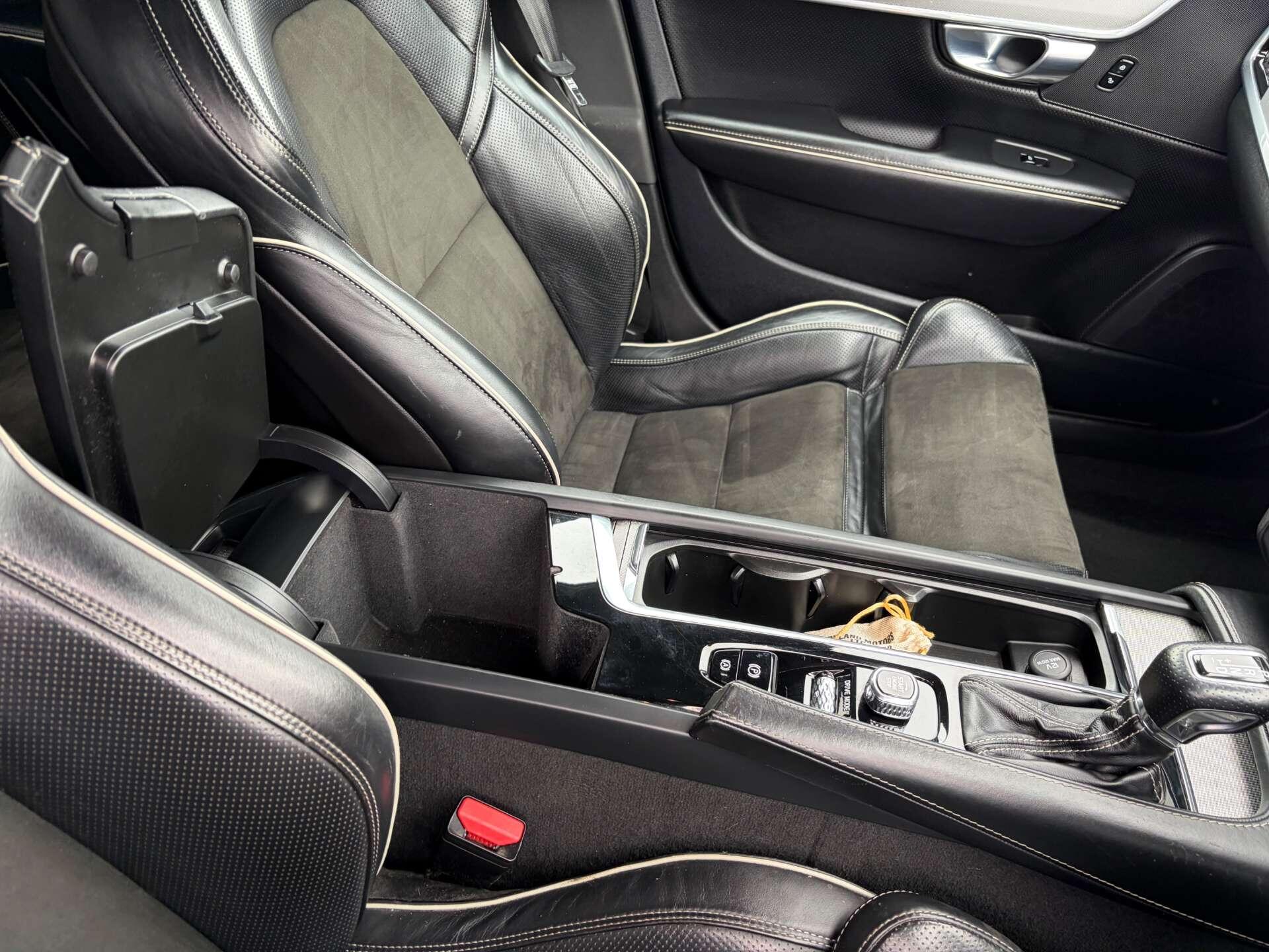 Volvo S90 view 48