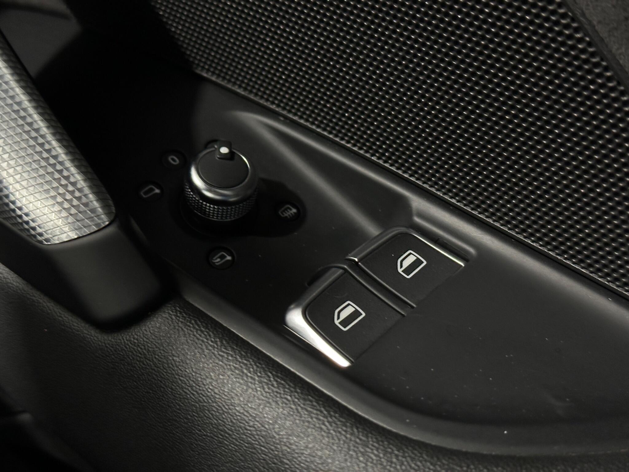 Audi TT view 21