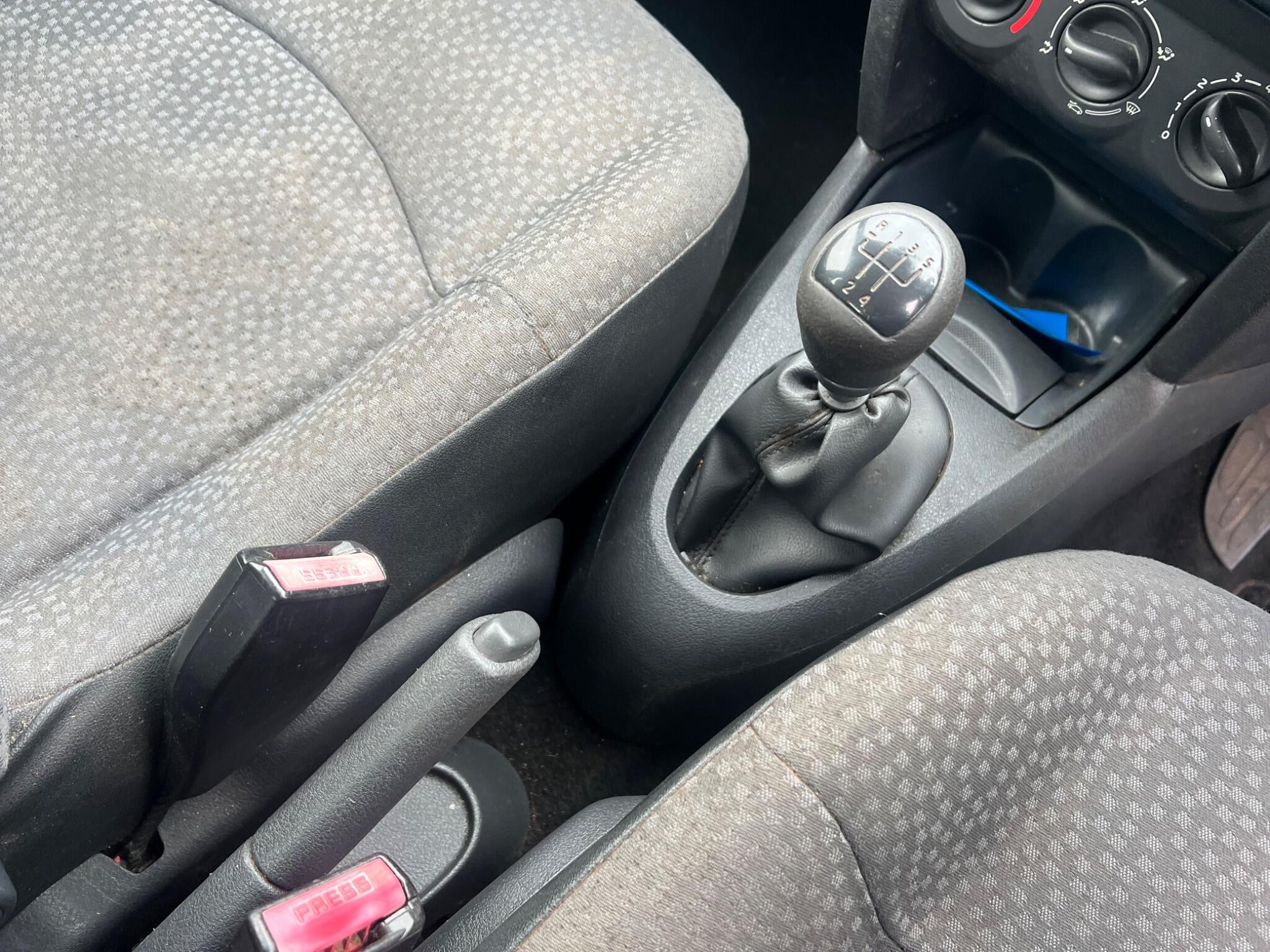 Renault Clio view 22
