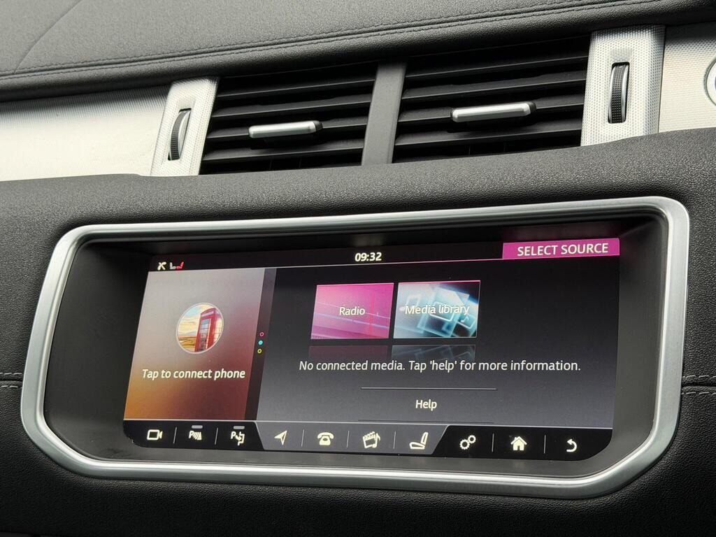 Land Rover Range Rover Evoque view 38