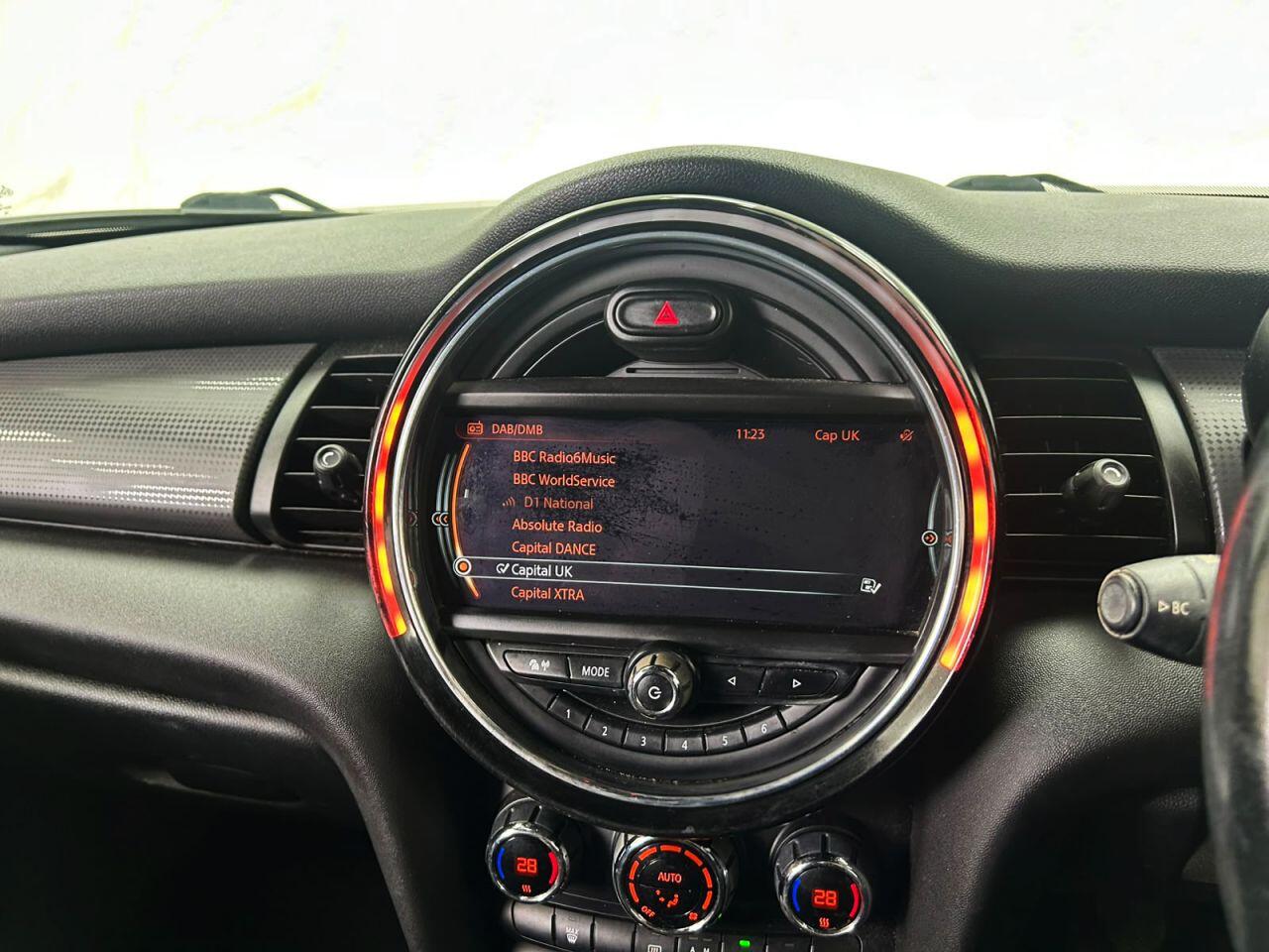 Mini Hatch view 15