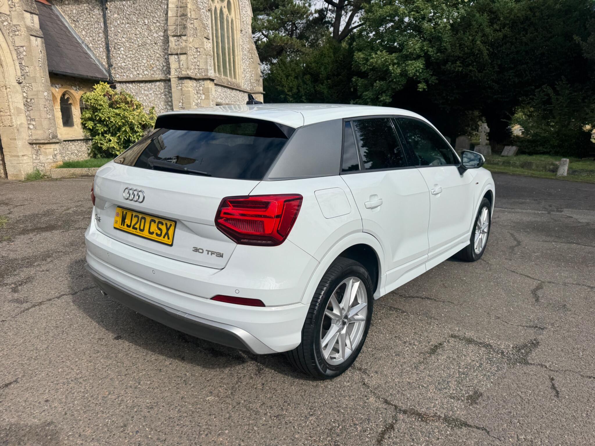 Audi Q2 view 22