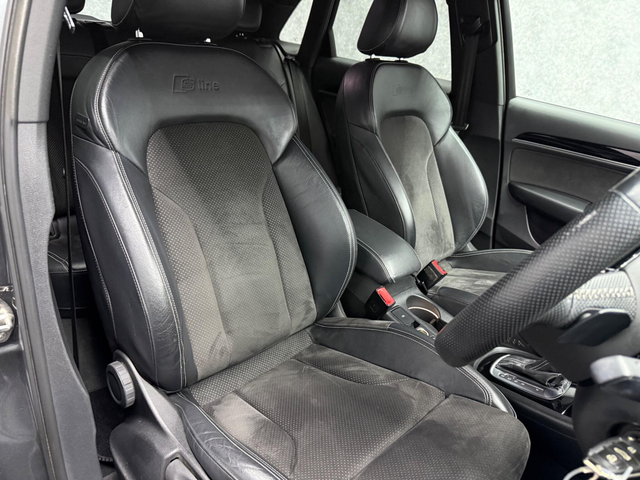 Audi Q3 view 20
