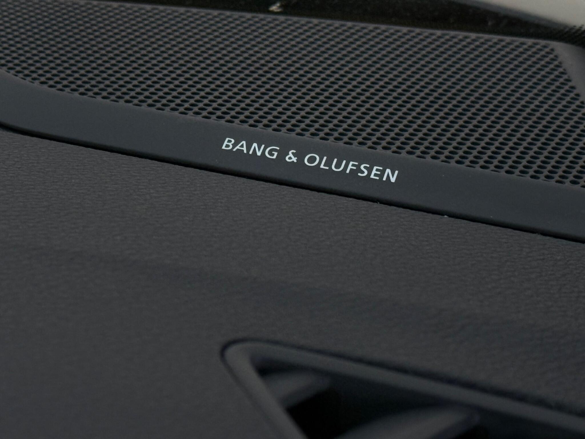 Audi Q3 view 25