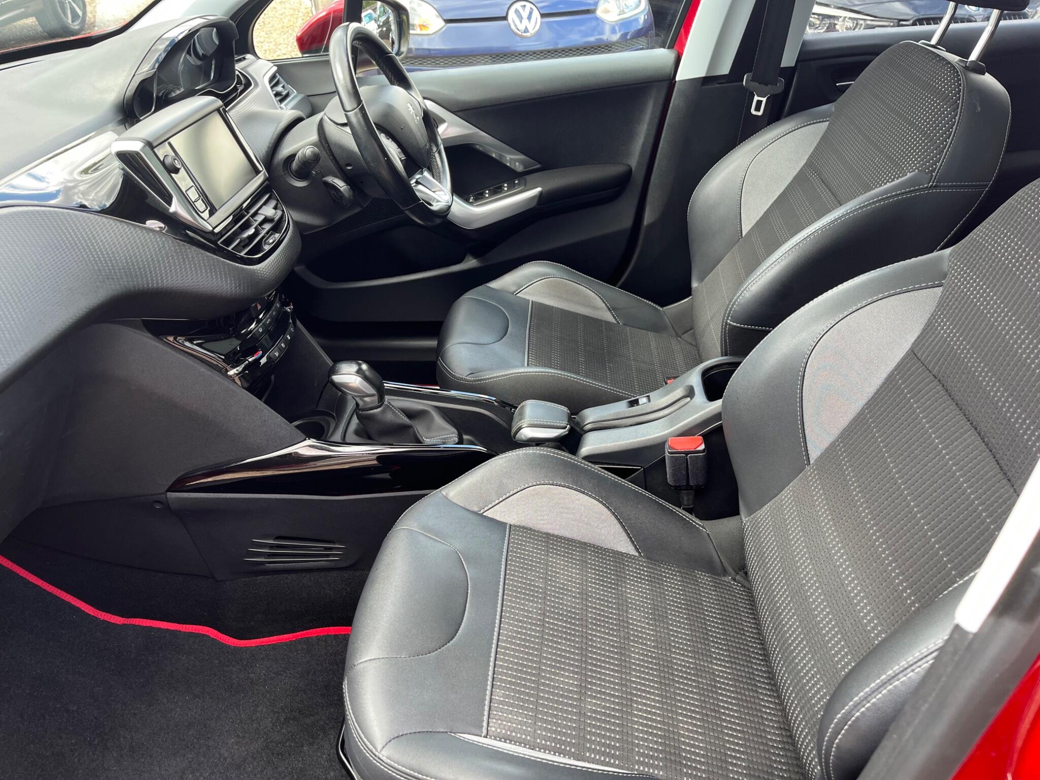 Peugeot 2008 view 12