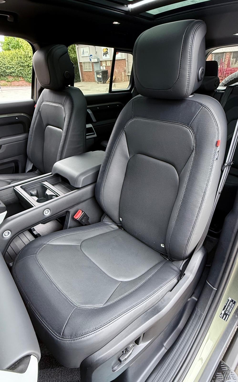 Land Rover Defender view 33