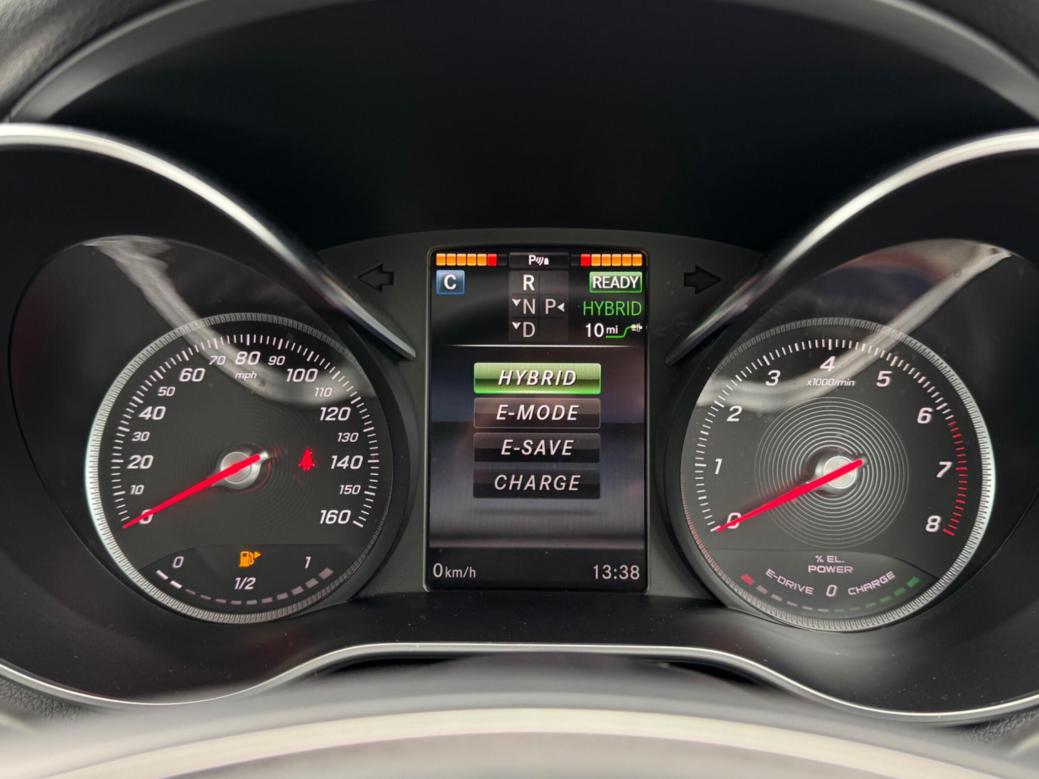 Mercedes-Benz C-Class view 35