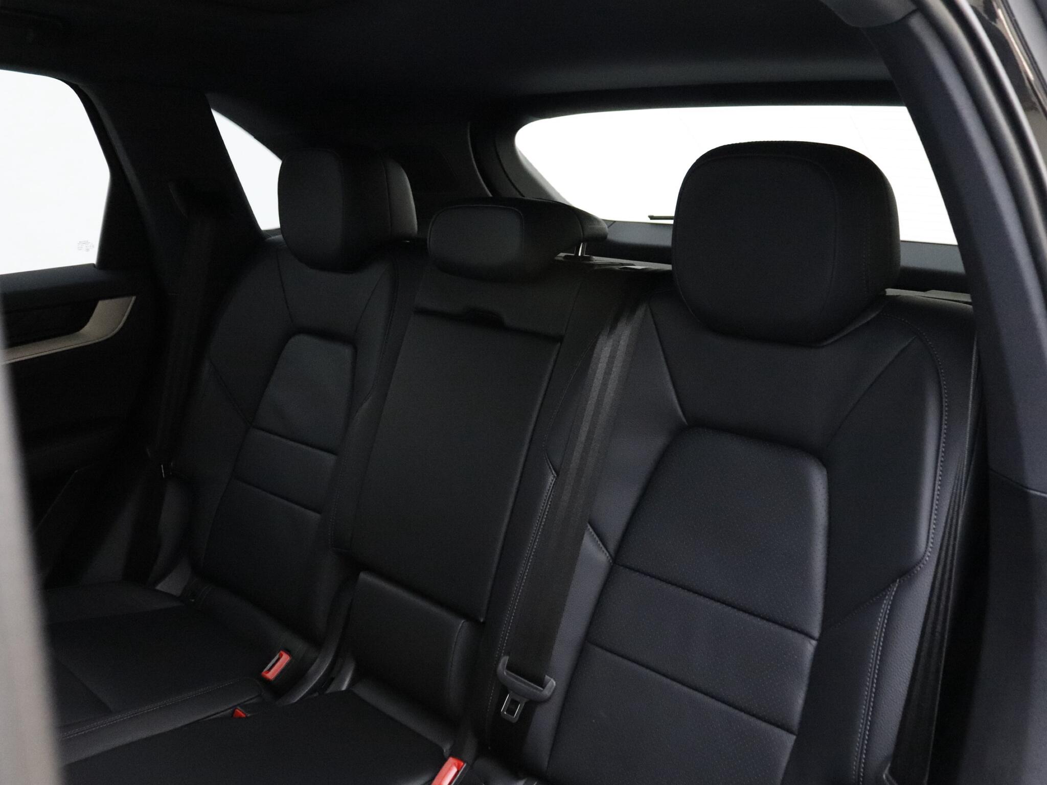 Porsche Cayenne view 15
