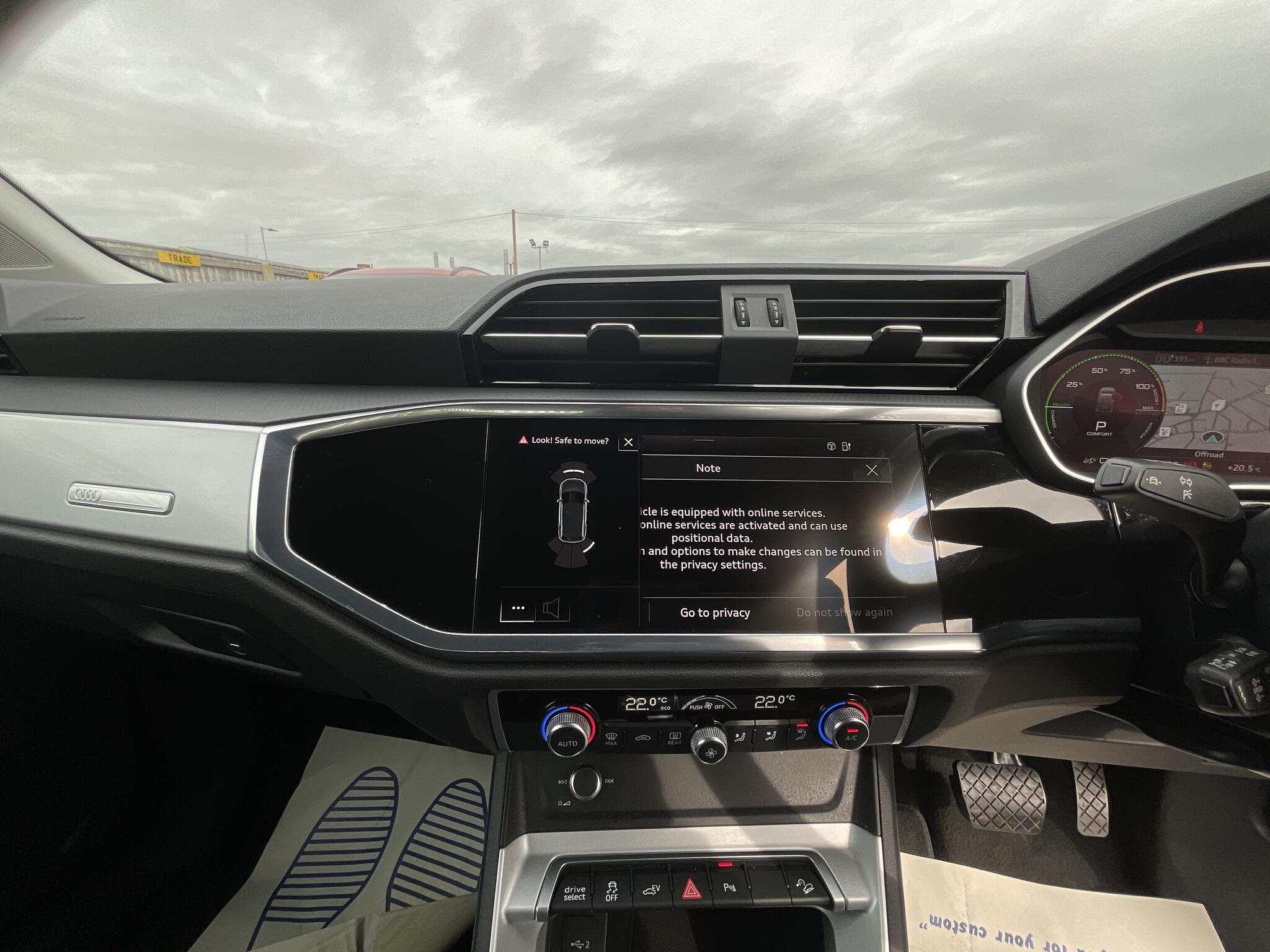 Audi Q3 view 24