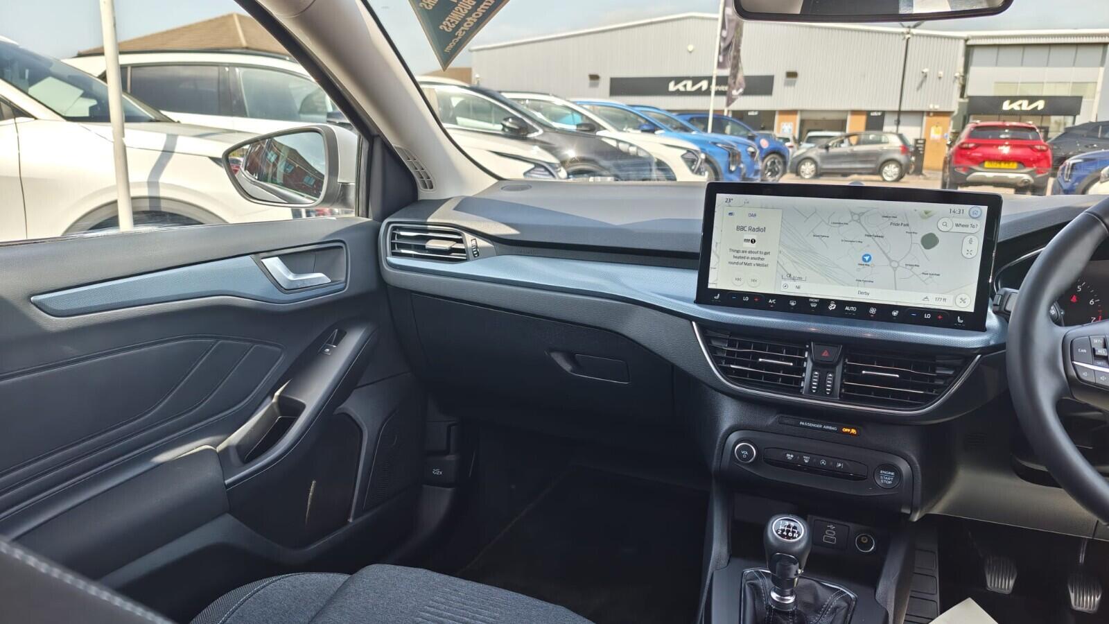 Ford Focus view 10