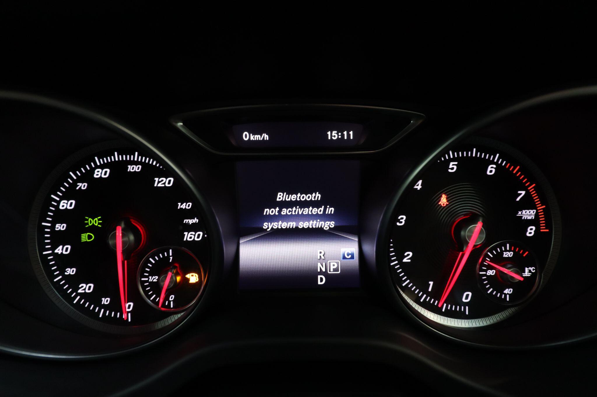Mercedes-Benz Gla view 33