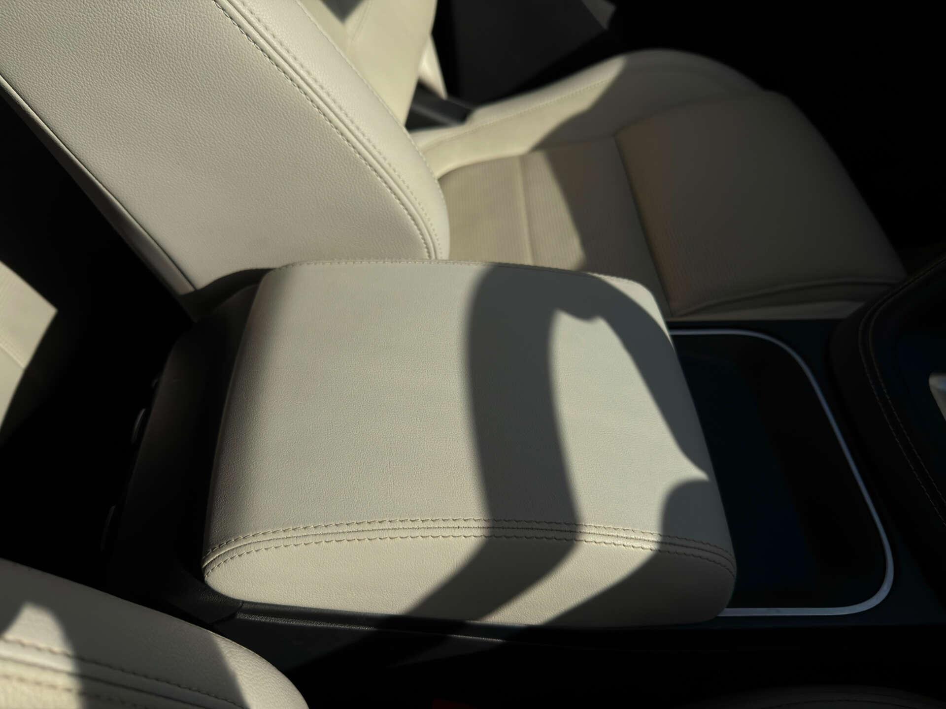 Jaguar E-Pace view 64